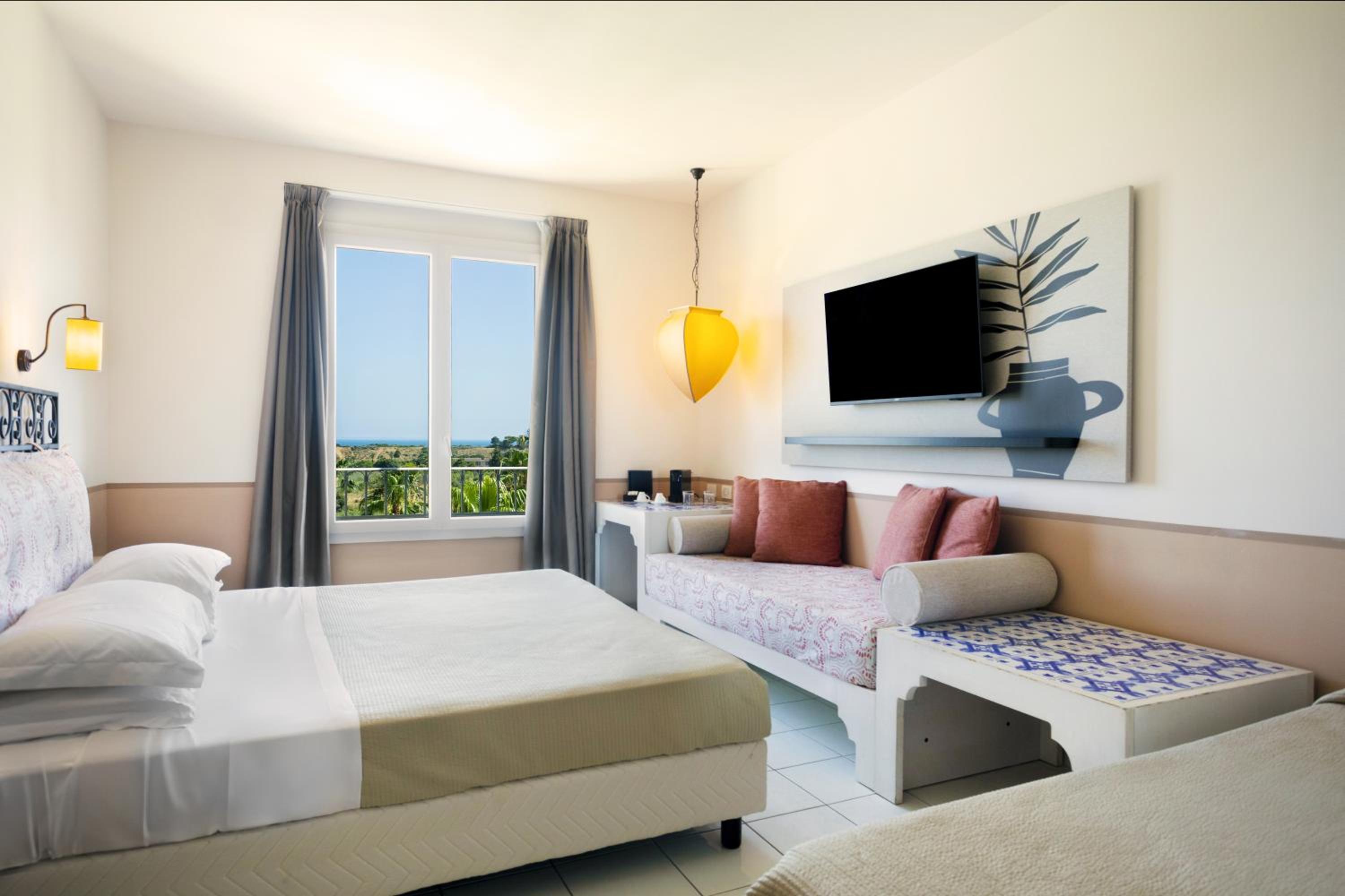 Superior Quadruple Room with Sea View  - Photo 2