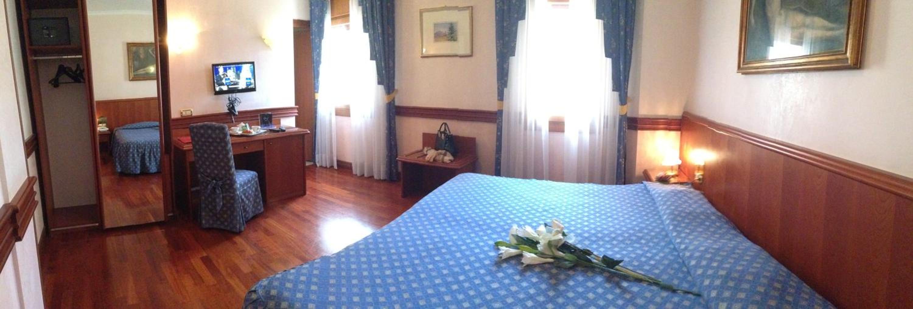 Double Room - Photo 19