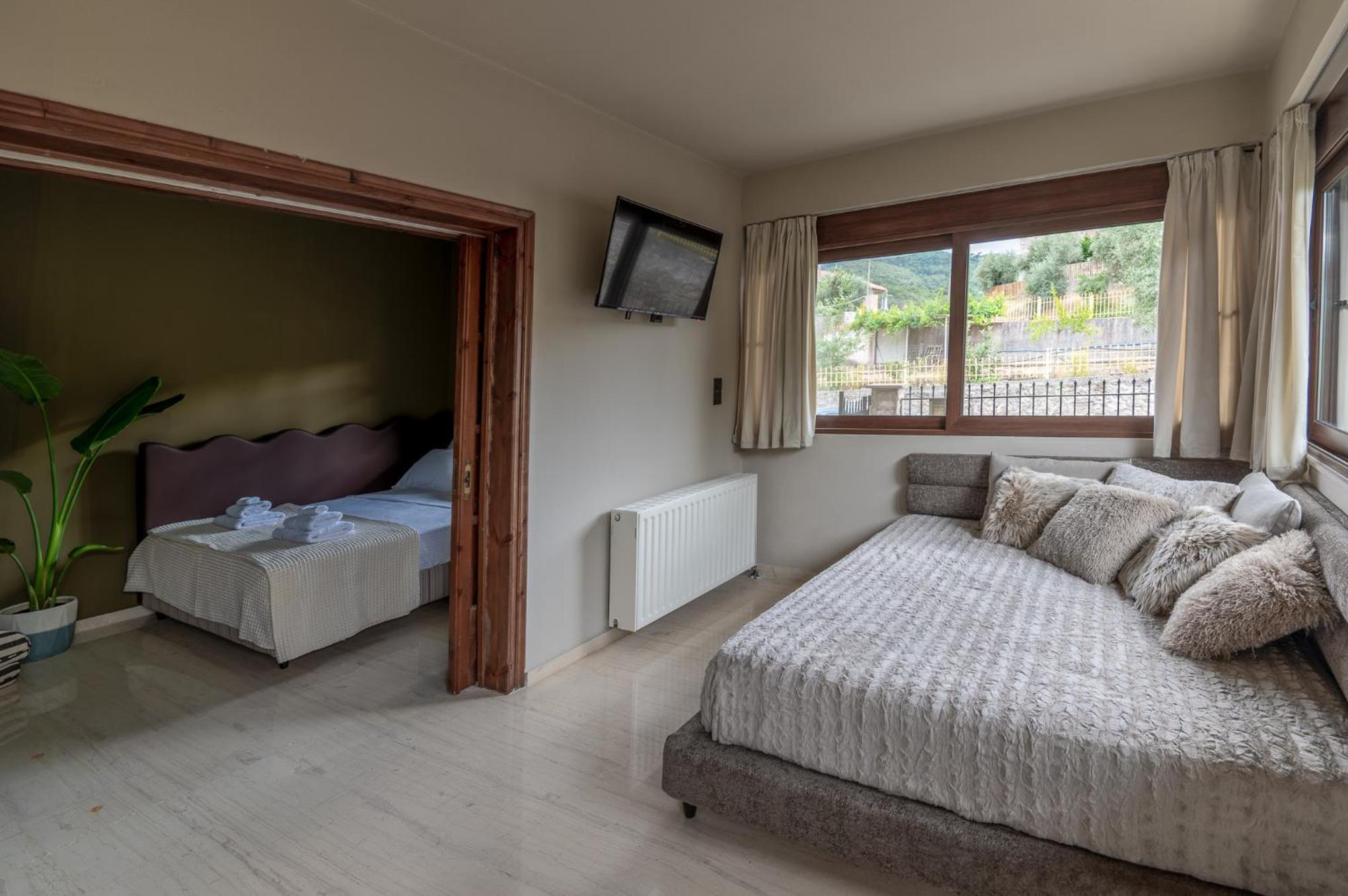 Three-Bedroom Villa photo 3