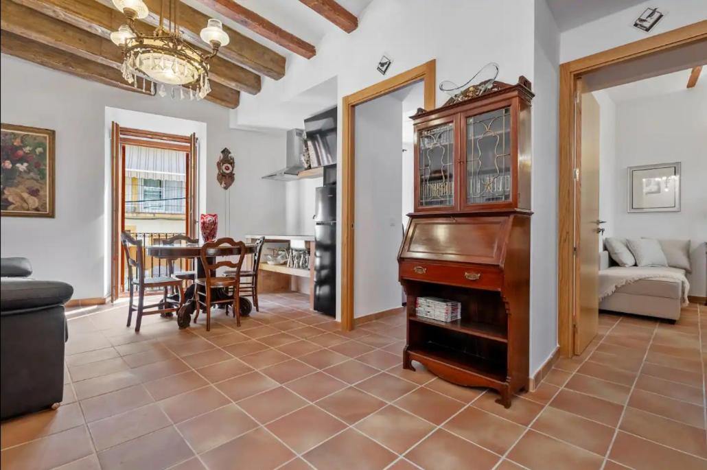 Four-Bedroom House photo 3