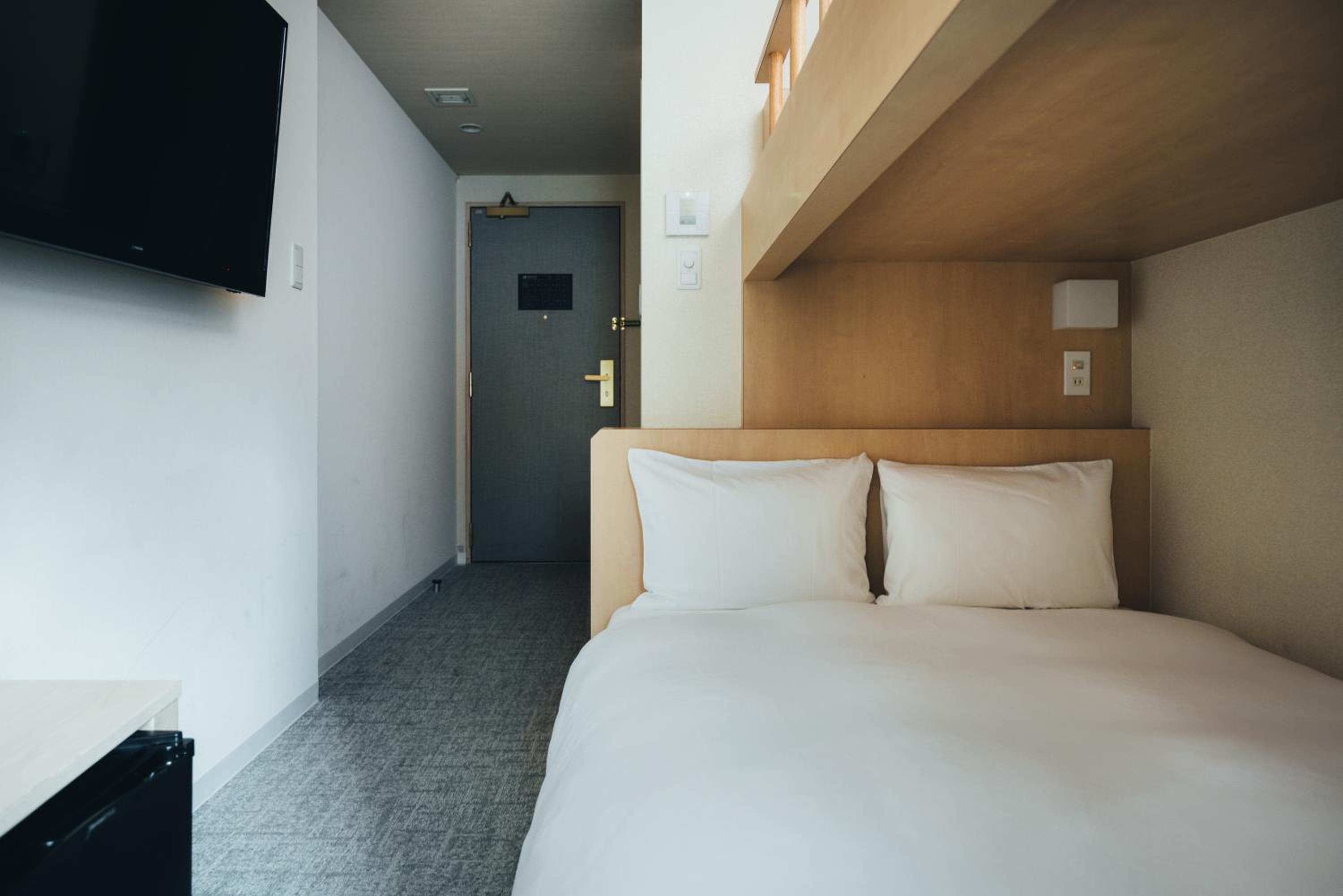 Basic Triple Room photo 2