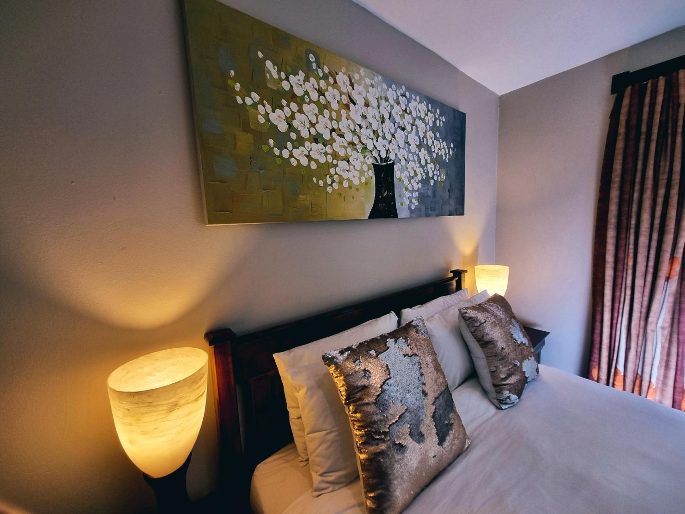 Queen Suite - Photo 3