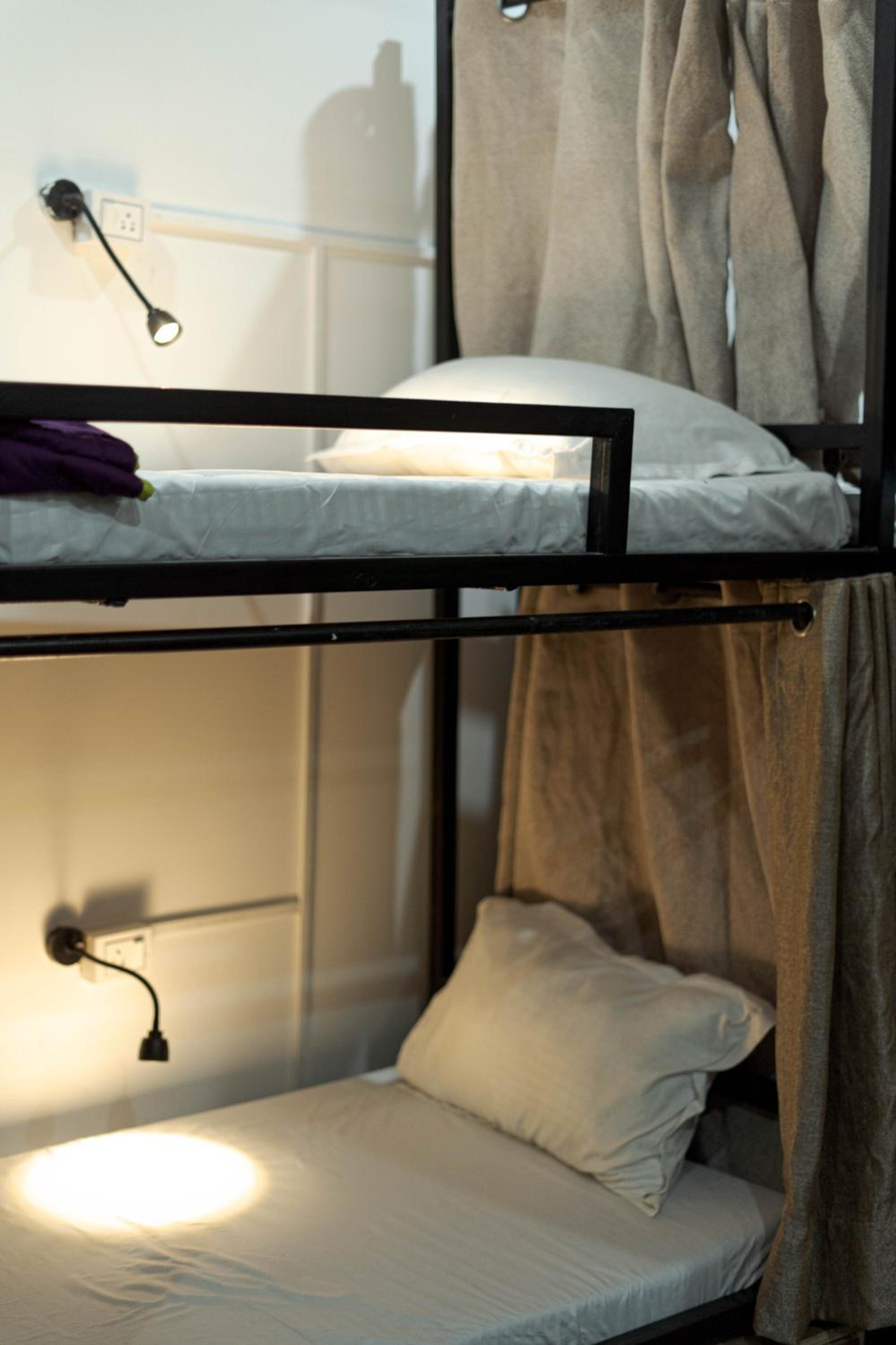 6-Bed Mixed Dormitory Room photo 3