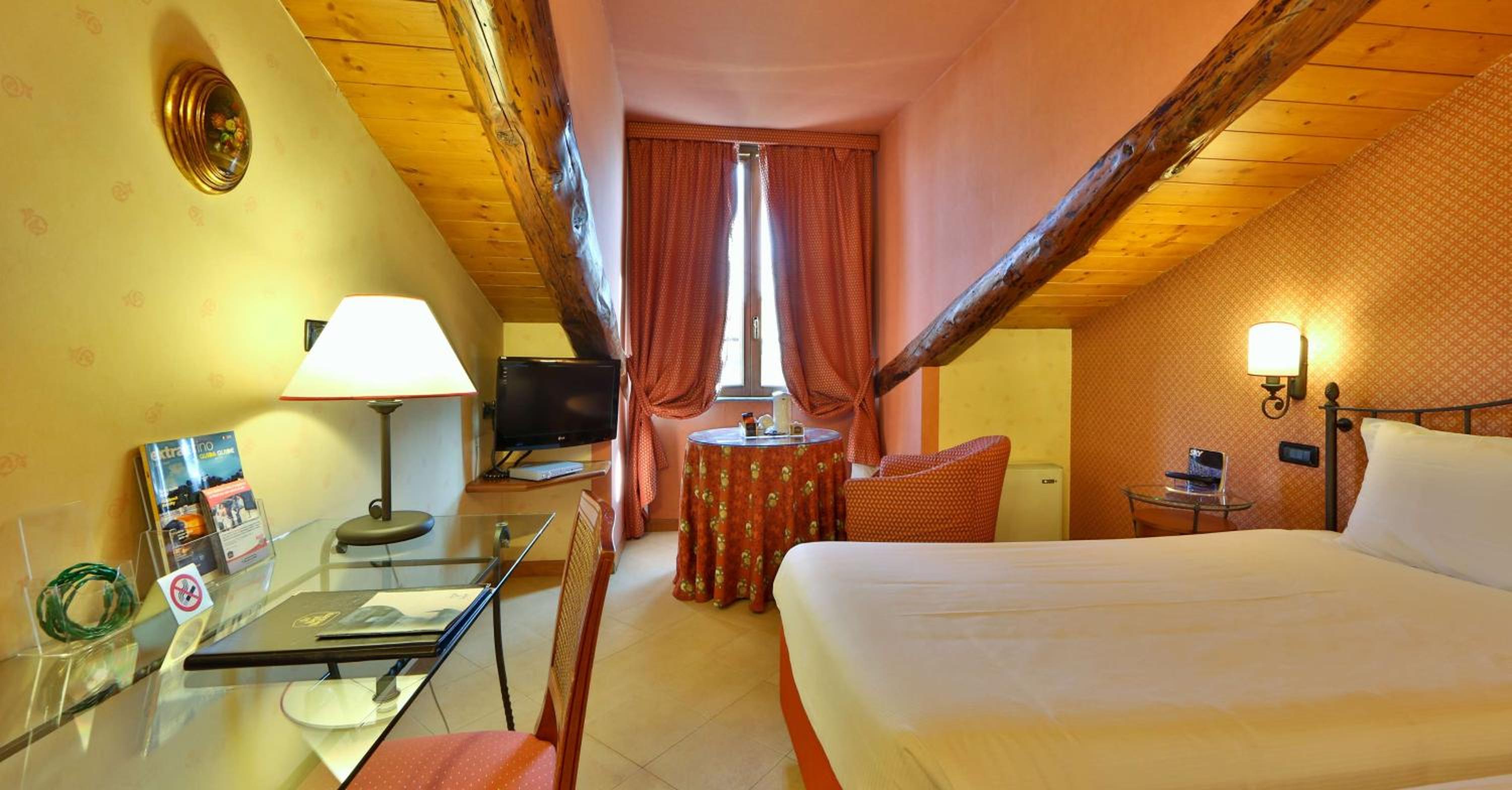 Twin Room - Photo 10