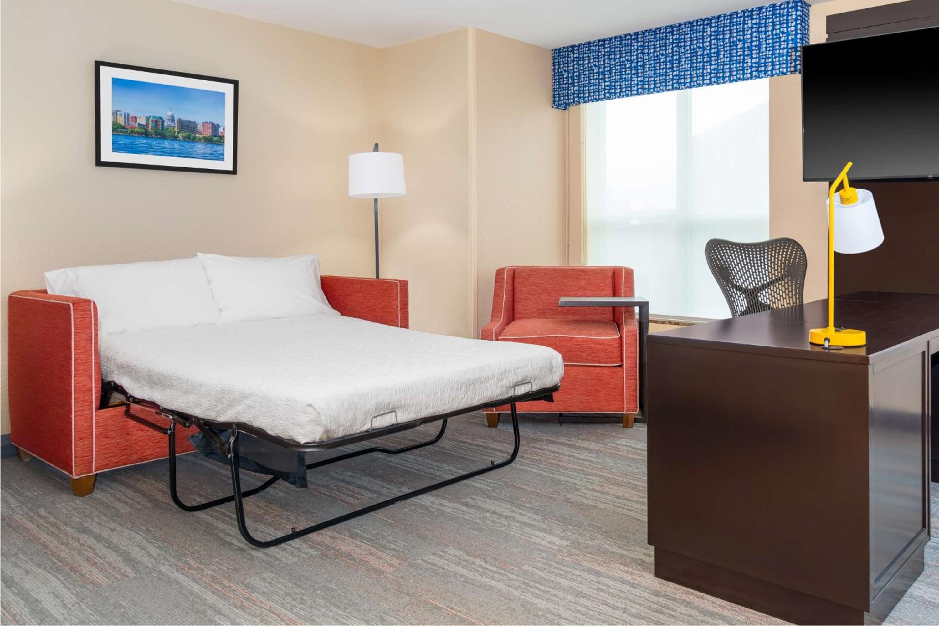 Studio Suite with Two Queen Beds - Non-Smoking photo 2