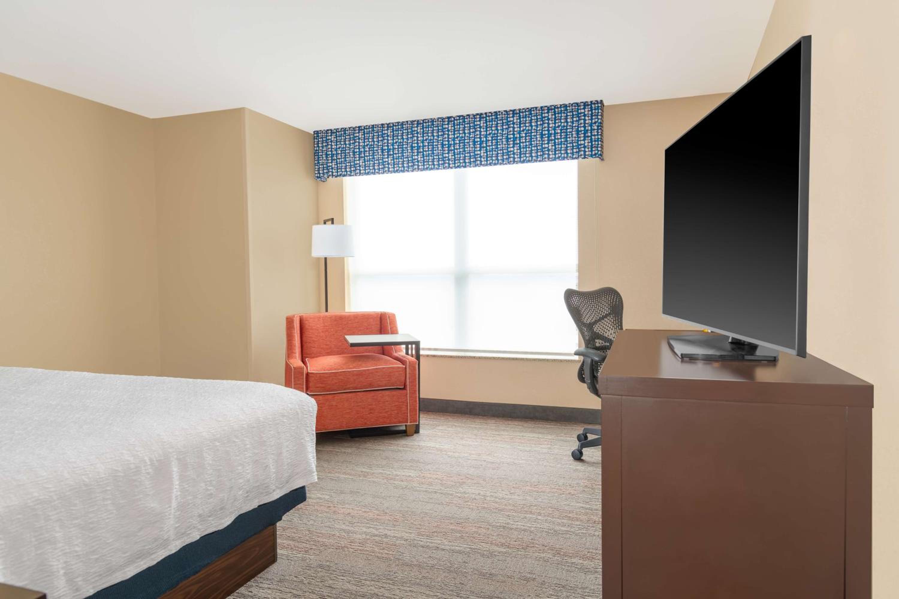 King Room - Non-Smoking photo 3