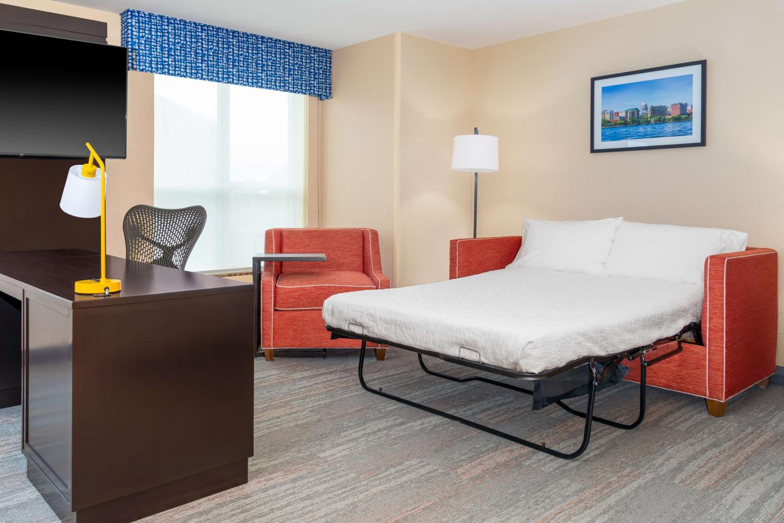 Studio Suite with Two Queen Beds - Non-Smoking photo 3