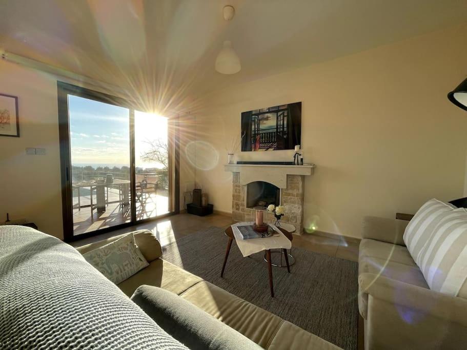 Three-Bedroom Villa photo 3