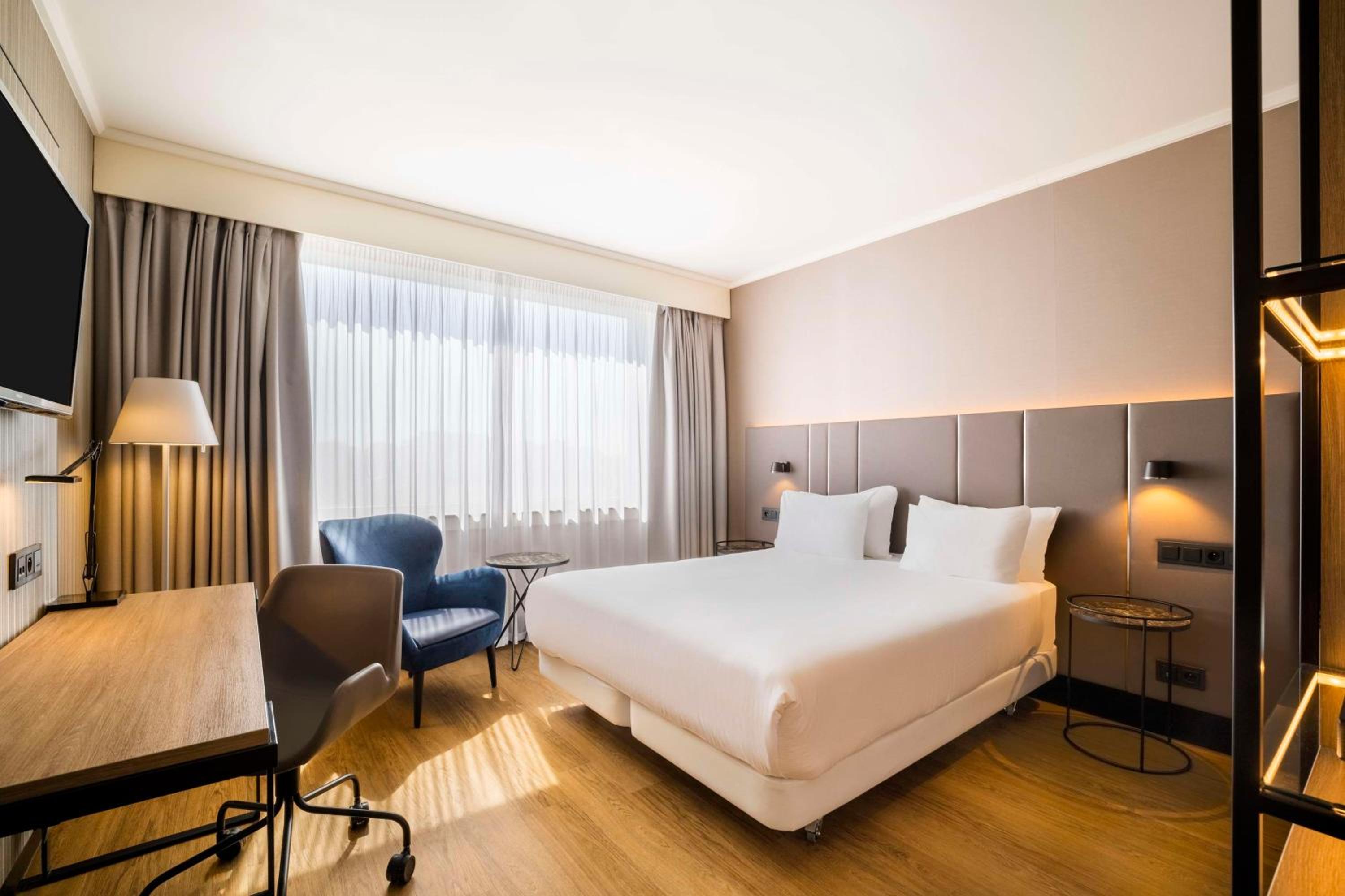 Standard Double or Twin Room - Photo 1