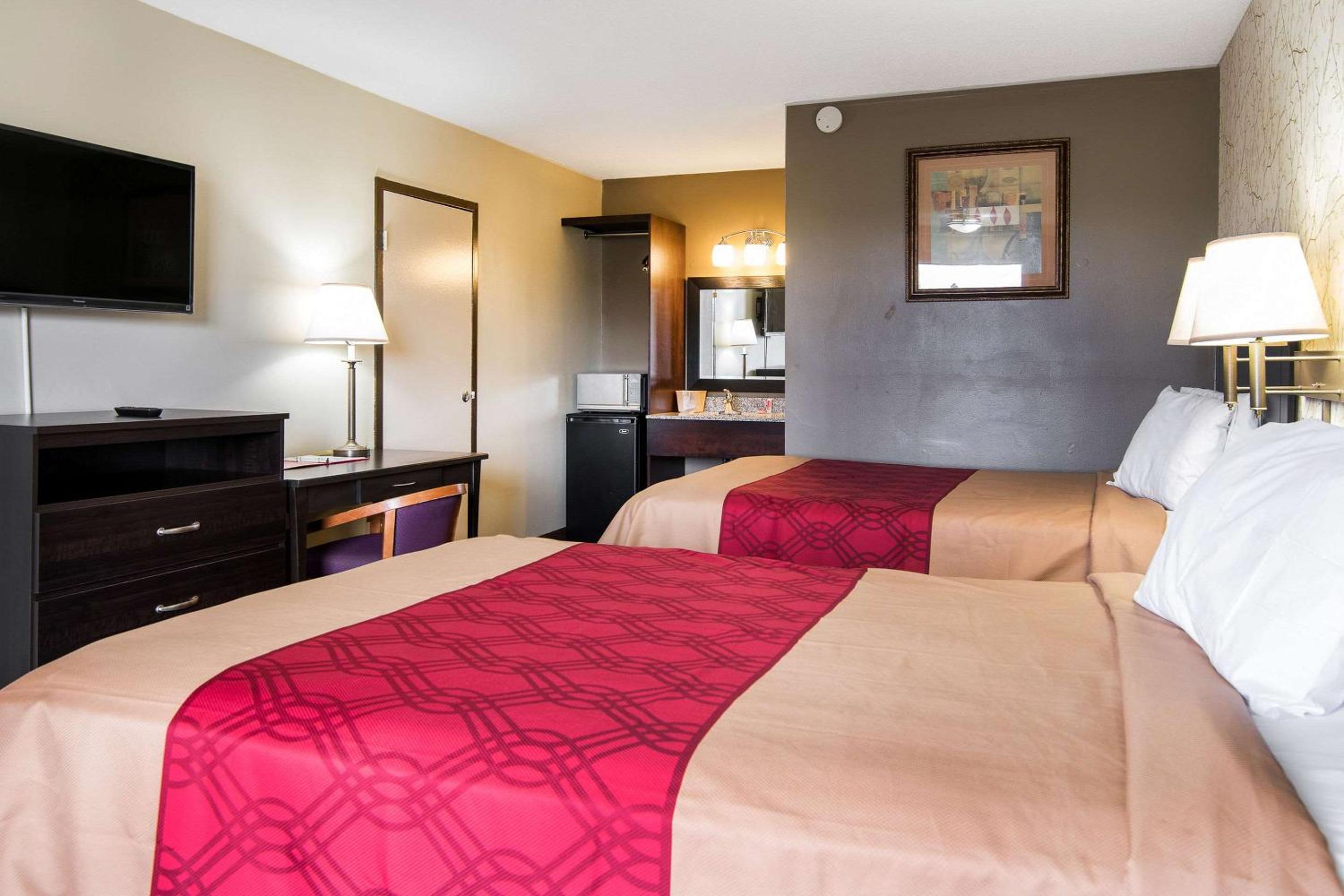Double Room with Two Double Beds - Non-Smoking photo 3