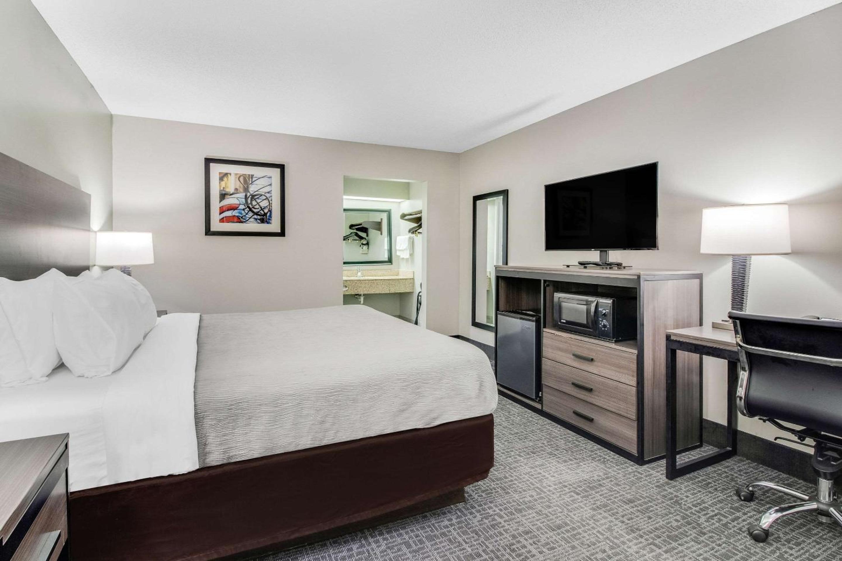 Business King Room - Non-Smoking - Photo 2