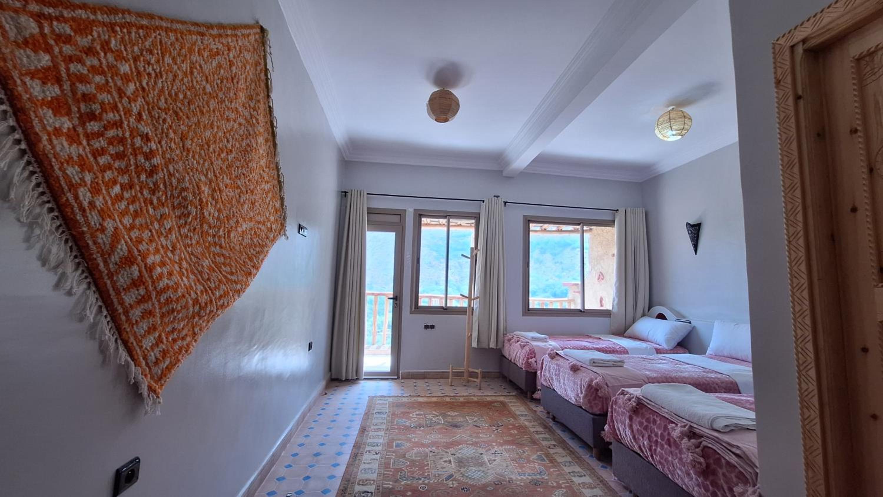 Quadruple Room with Mountain View photo 3