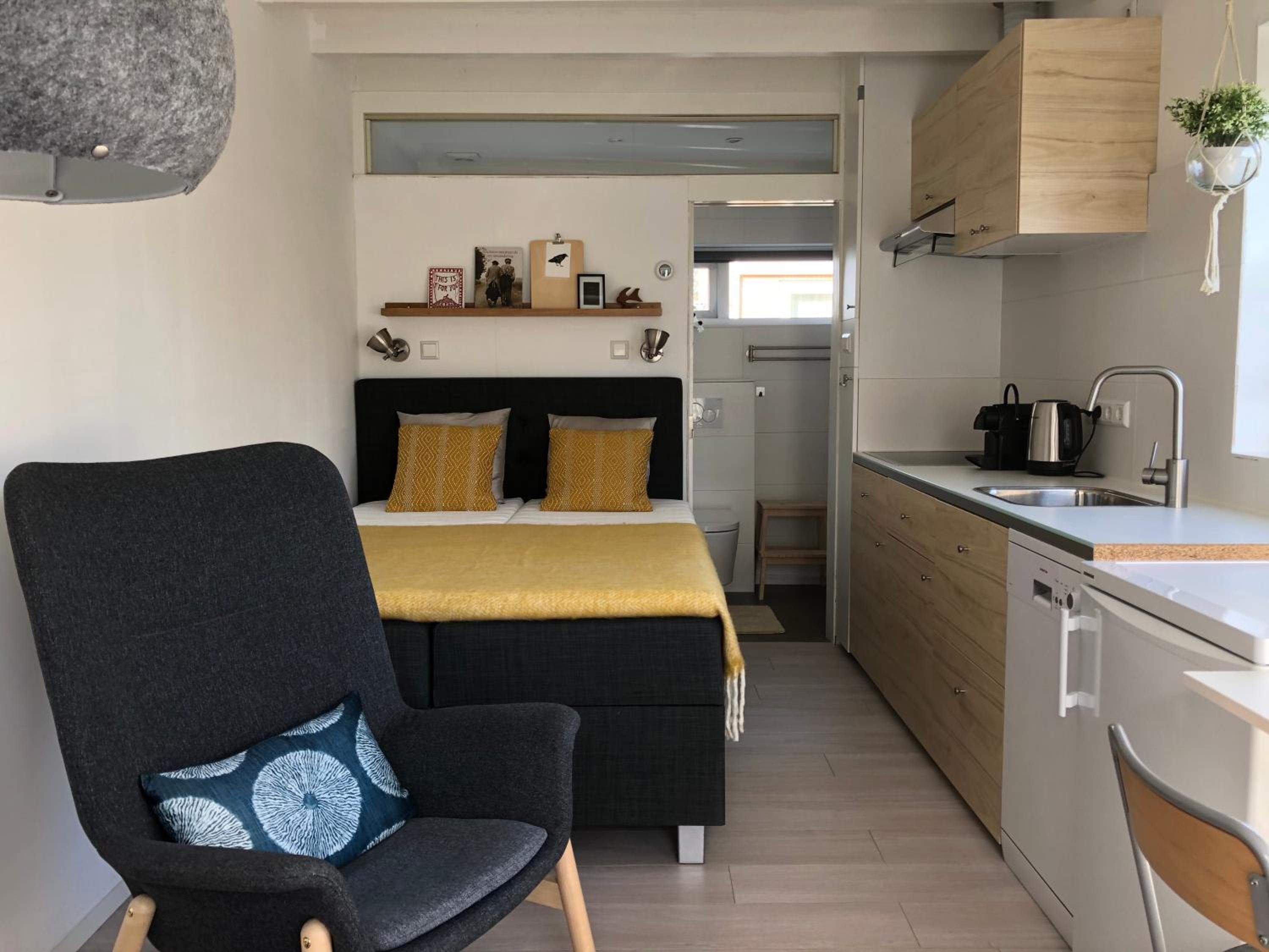 One-Bedroom Apartment photo 2