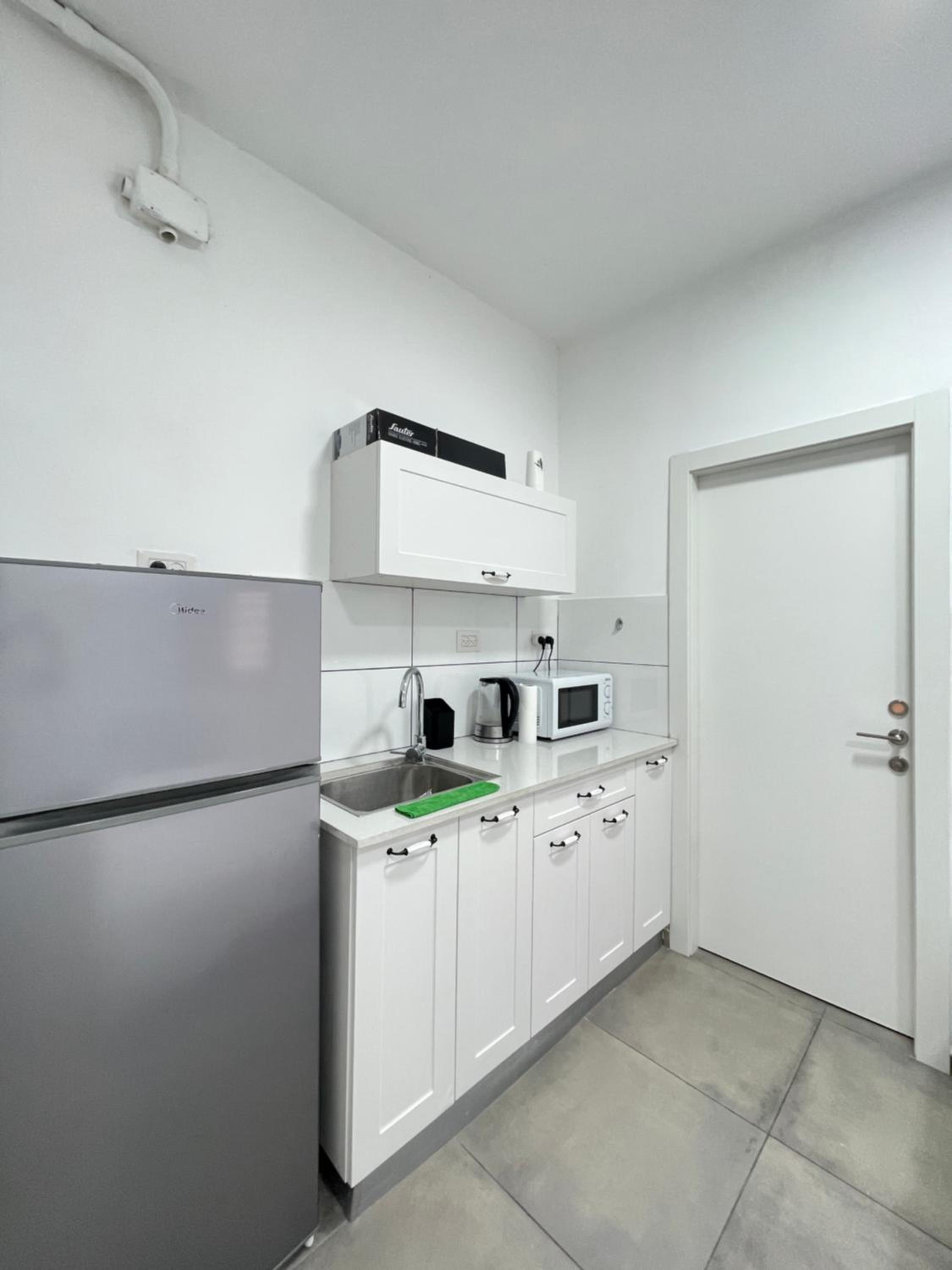 One-Bedroom Apartment photo 2