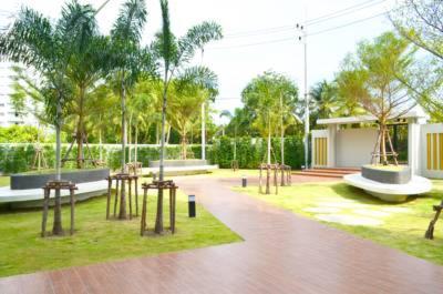 Apartment with Garden View - Photo 35
