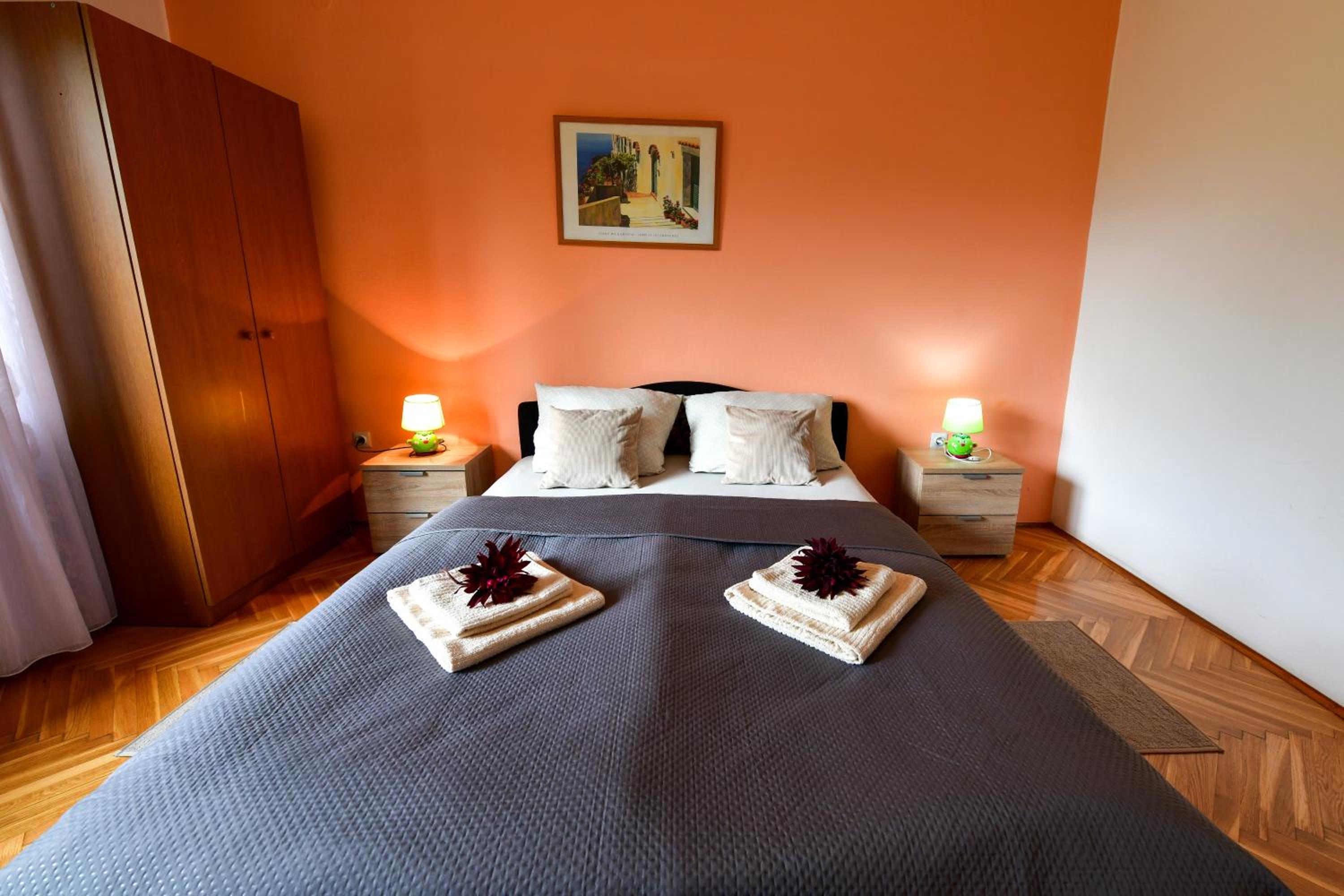 Two-Bedroom Apartment with Balcony photo 3