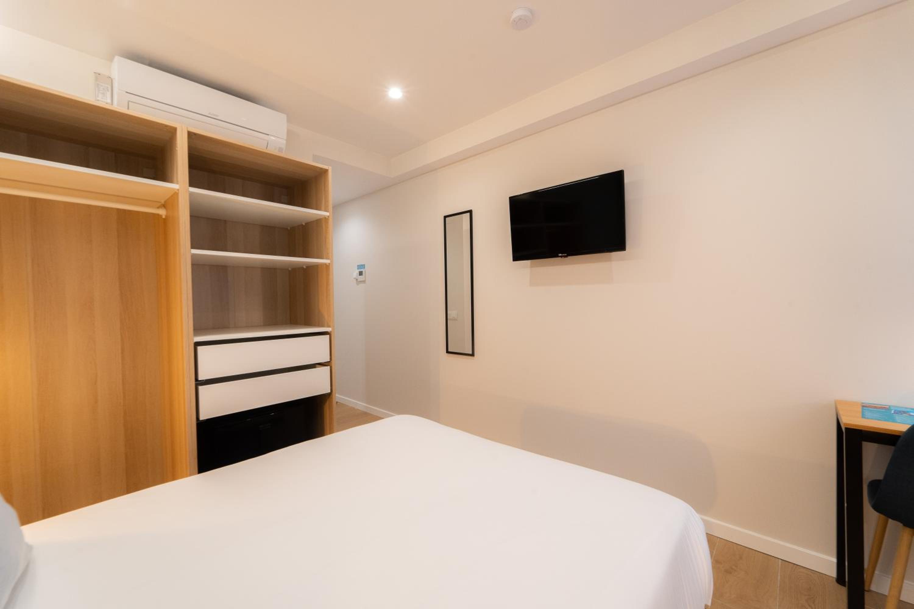Double Room with Private Bathroom photo 3