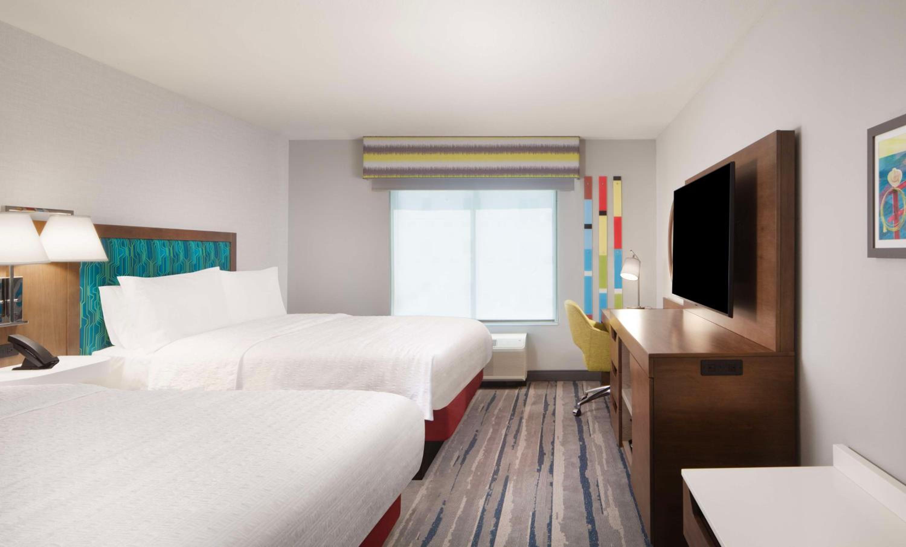 Queen Room with Two Queen Beds photo 1