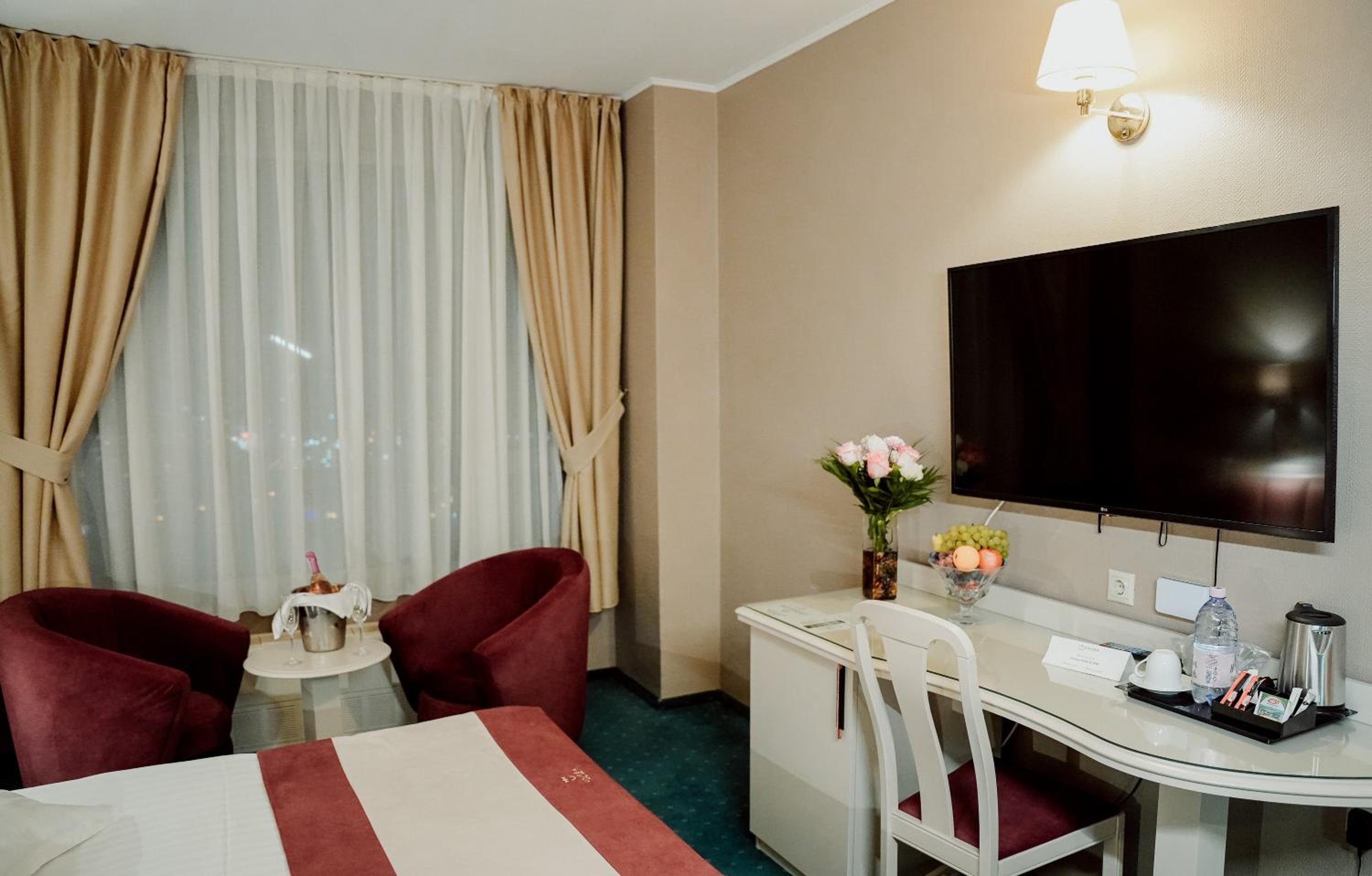 Business Twin Room with SPA access and Free Parking - Photo 2