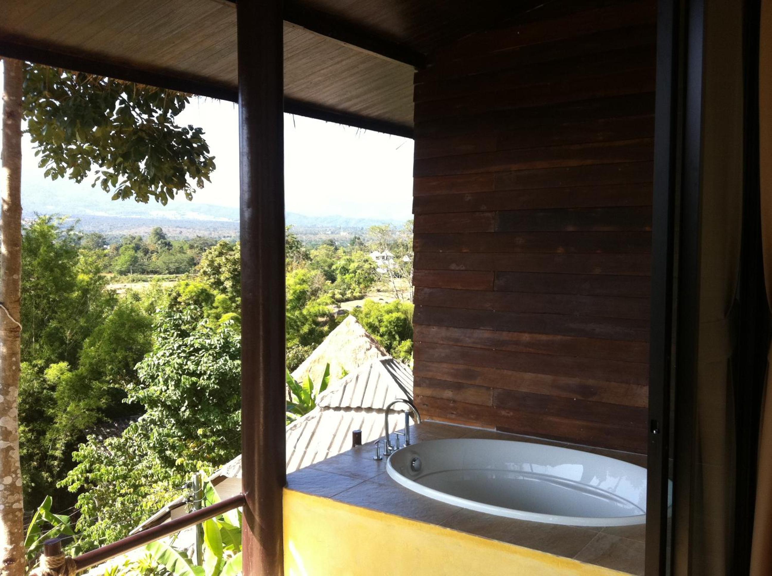 Deluxe Room Spa Bath - Photo 6