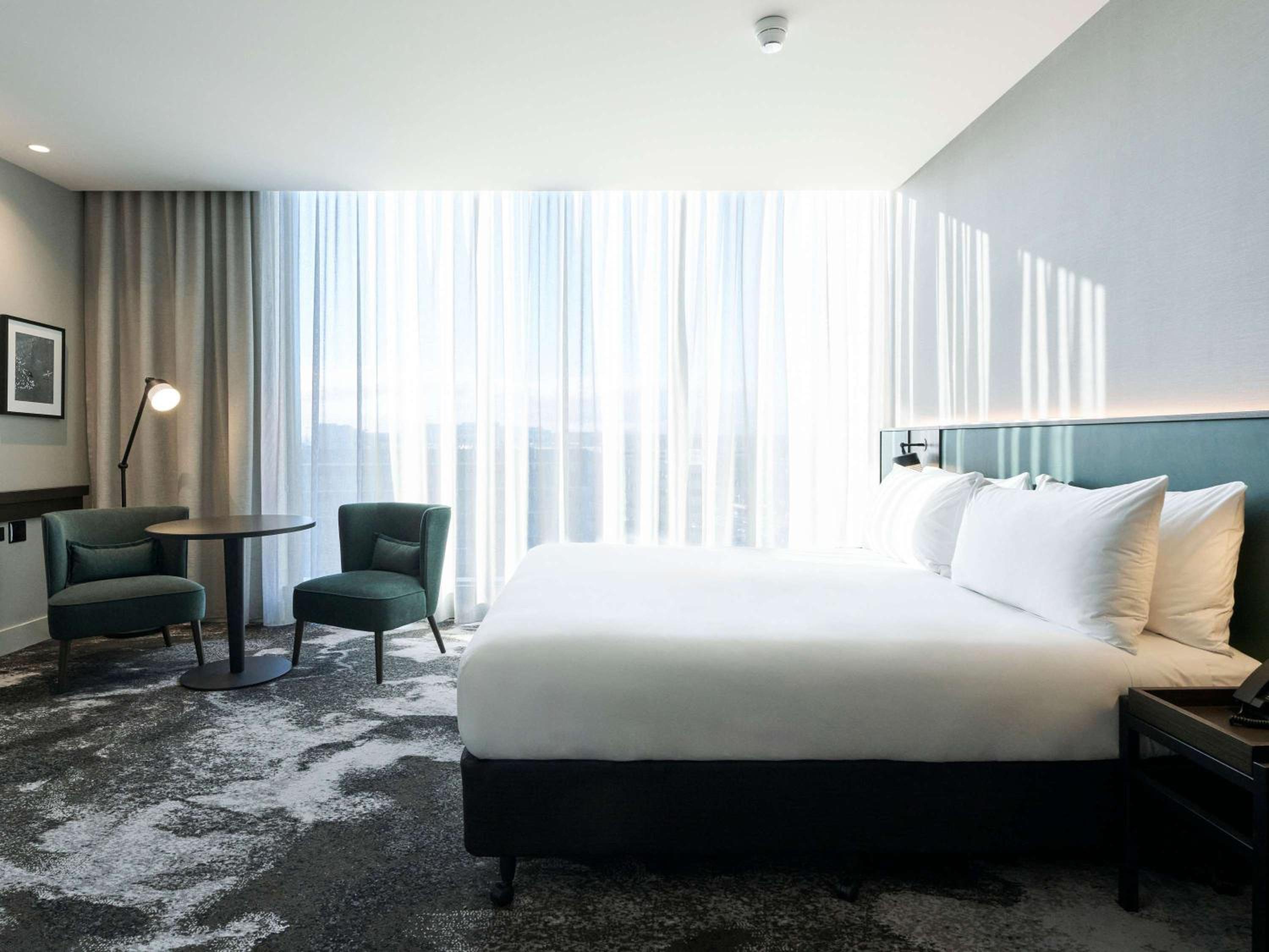 Accessible Superior Room with 1 King size bed