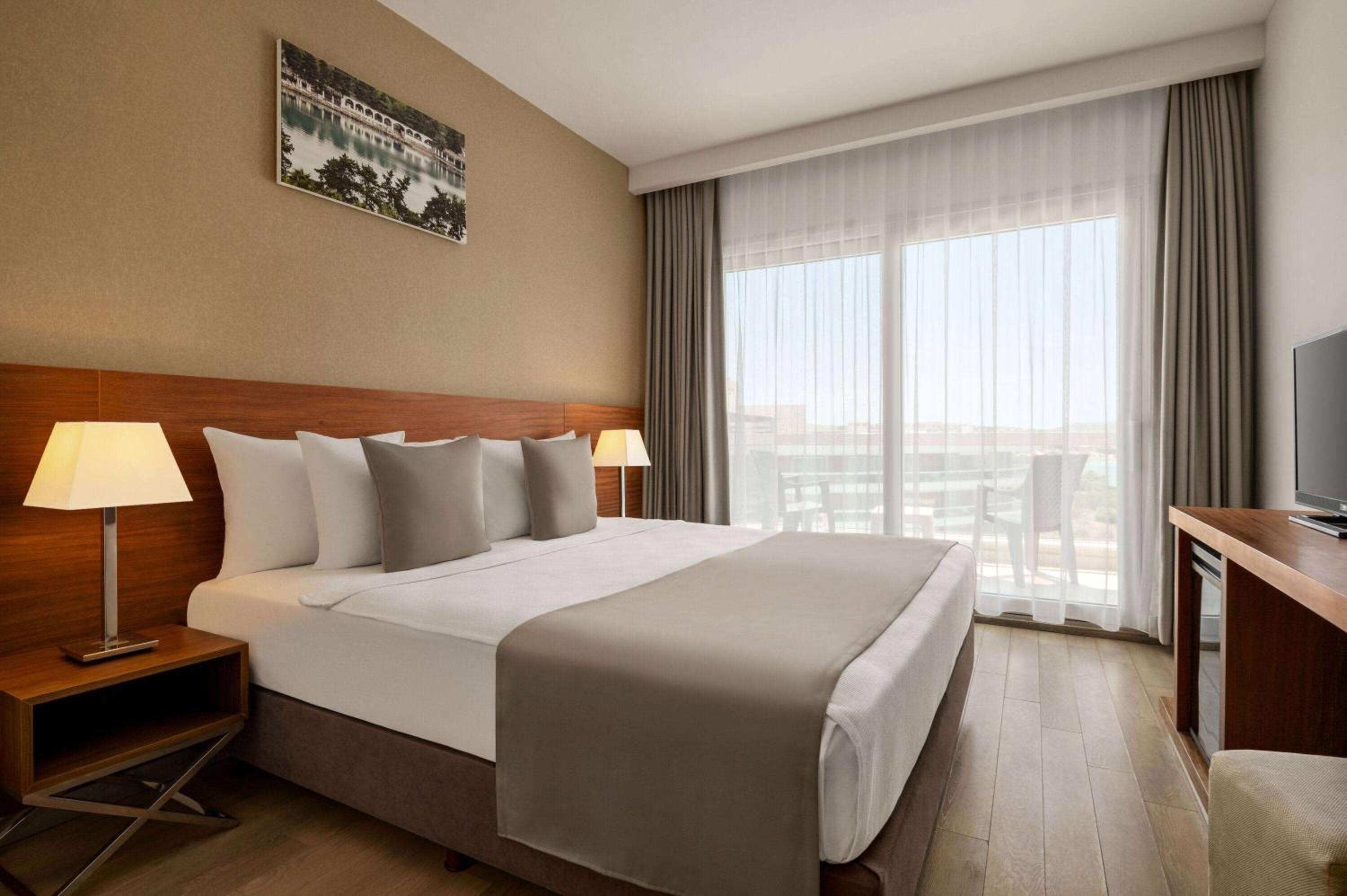 Standard Queen Room with Sea View photo 1