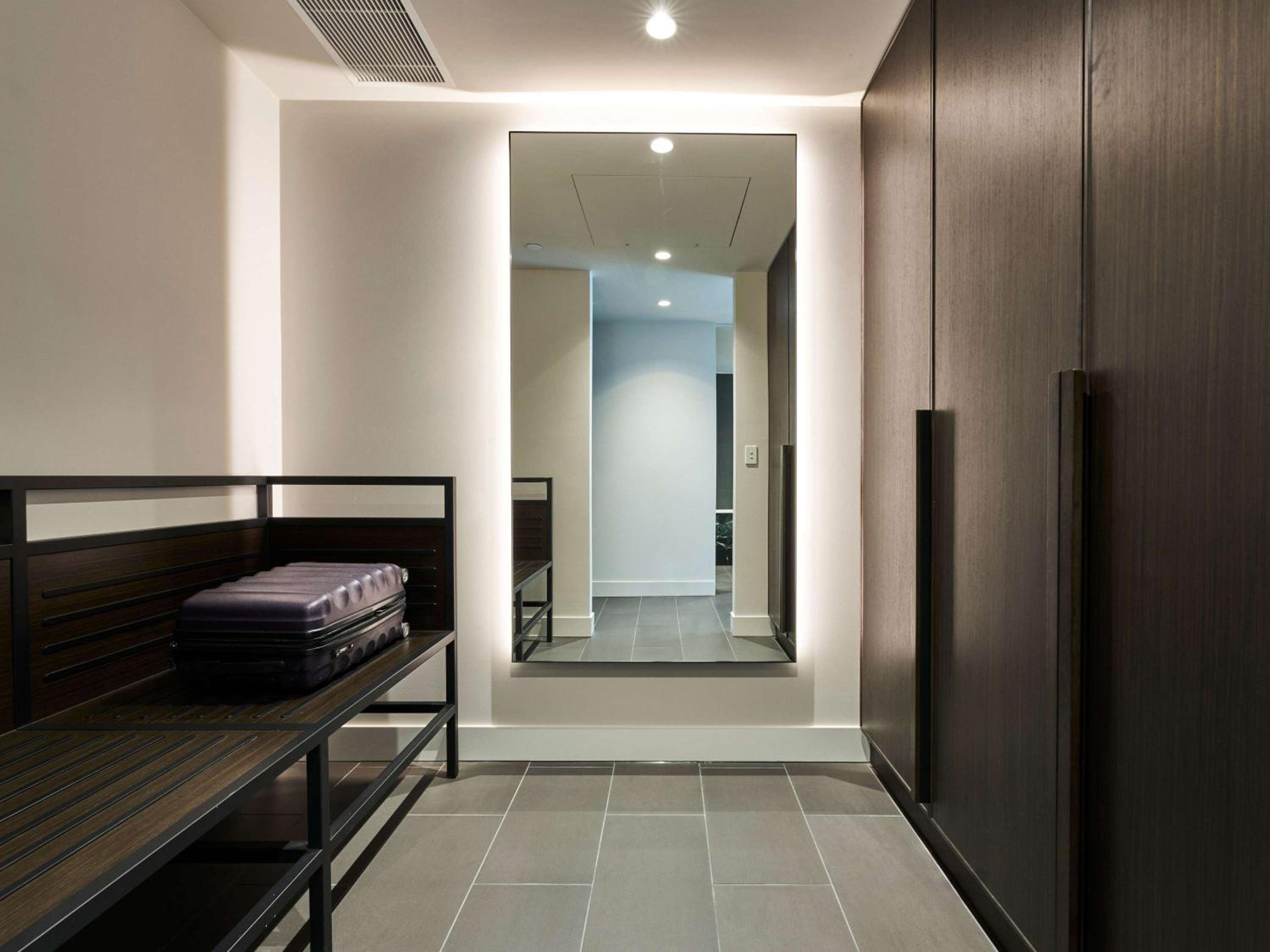 Junior suite with 1 king bed