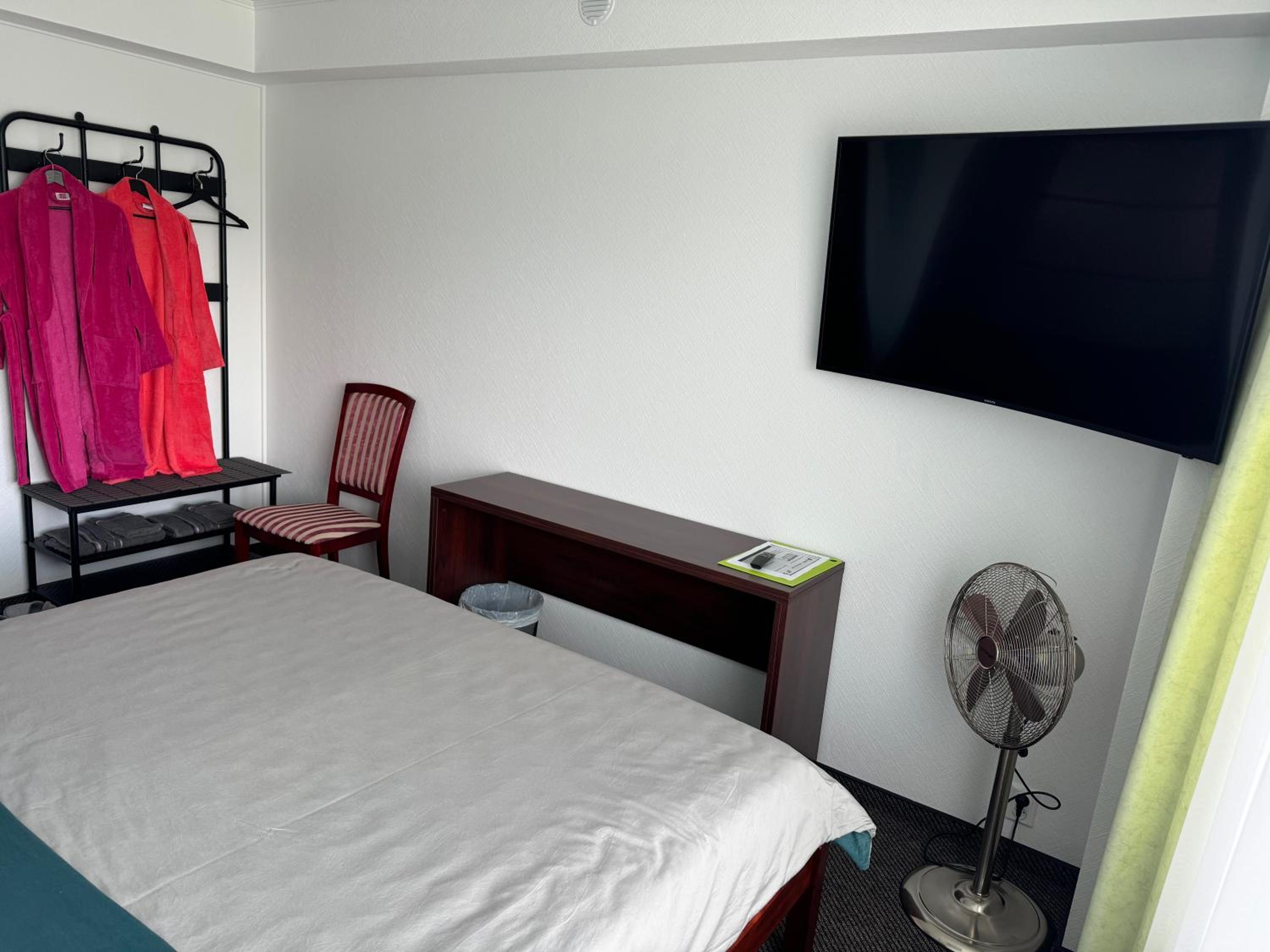 Economy Double Room photo 3