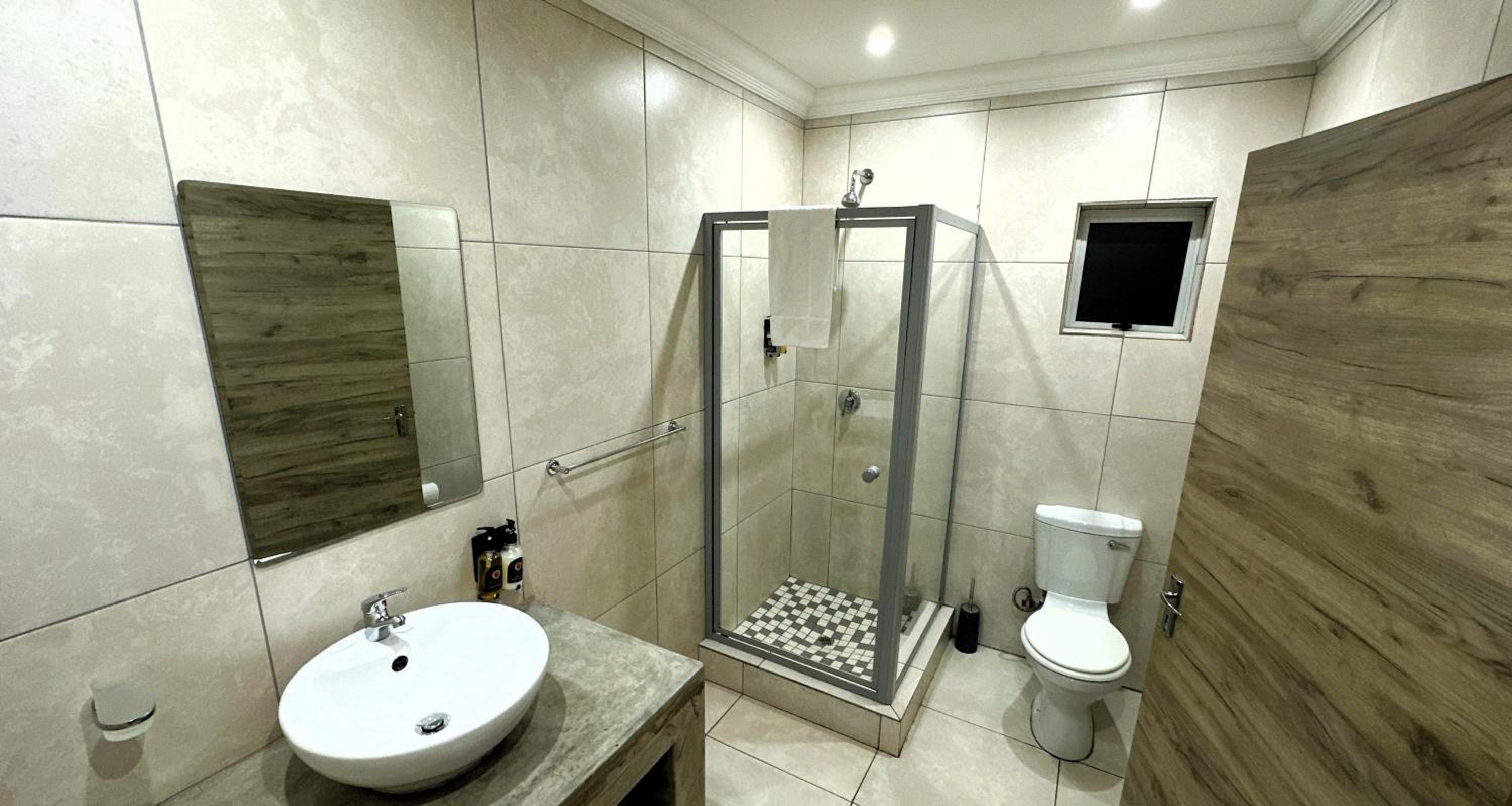 Standard Double or Twin Room photo 3
