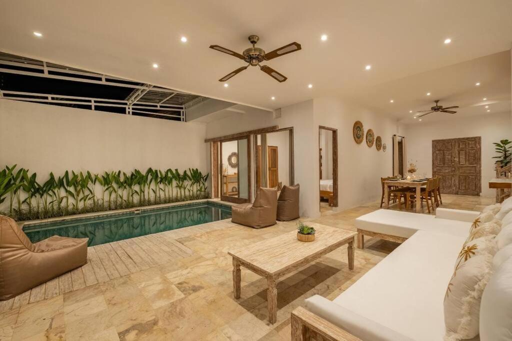 Three-Bedroom Villa photo 2
