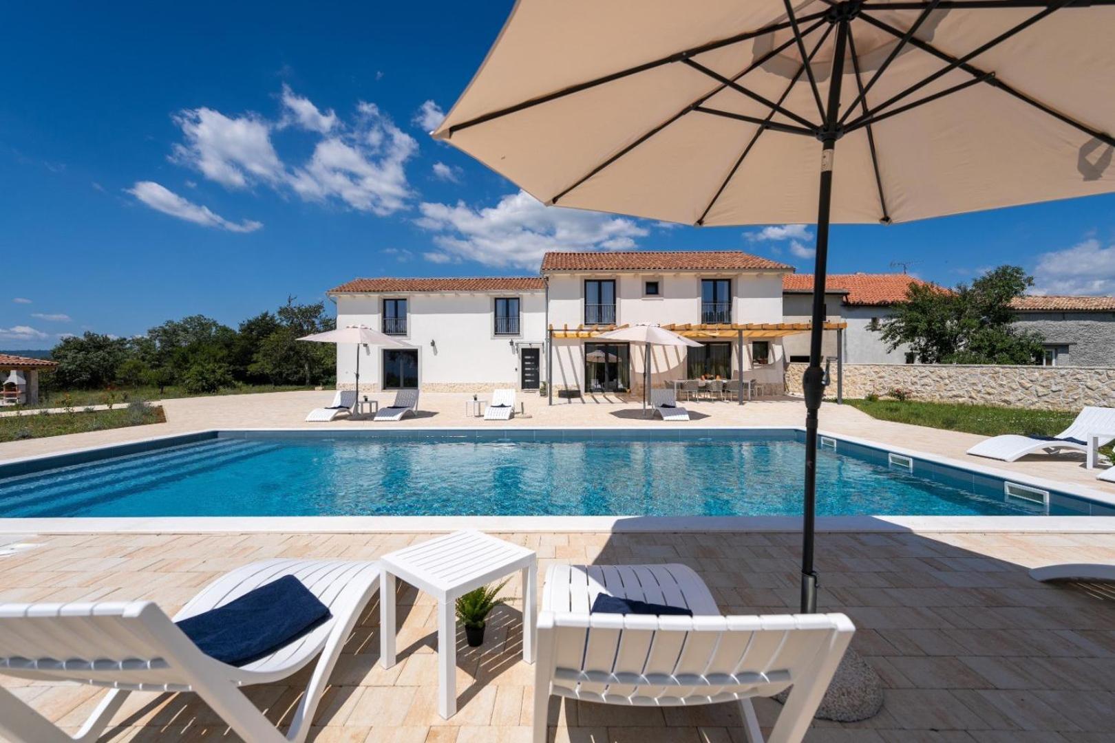 Villa With Private Pool photo 2