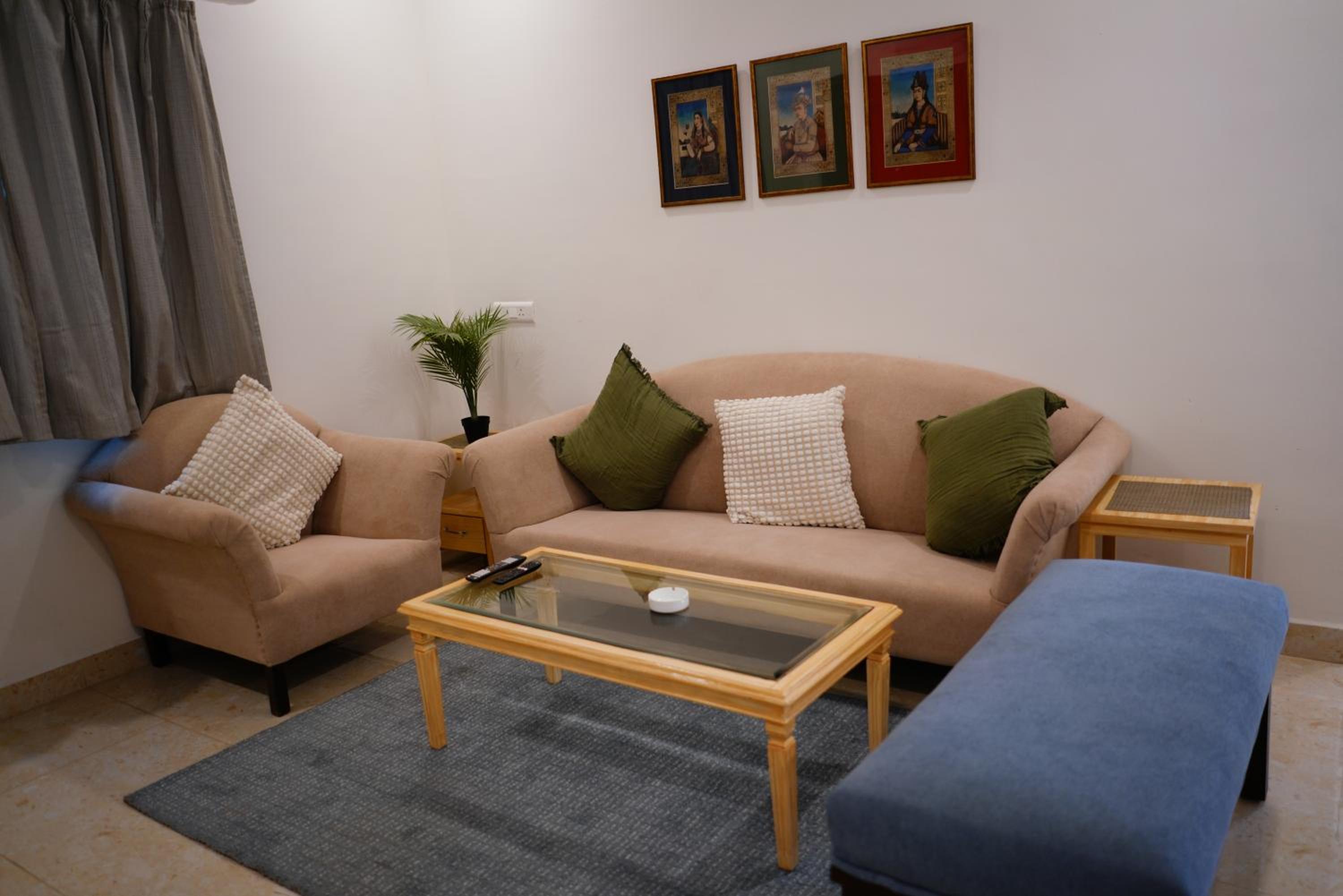 One-Bedroom Apartment - Photo 1