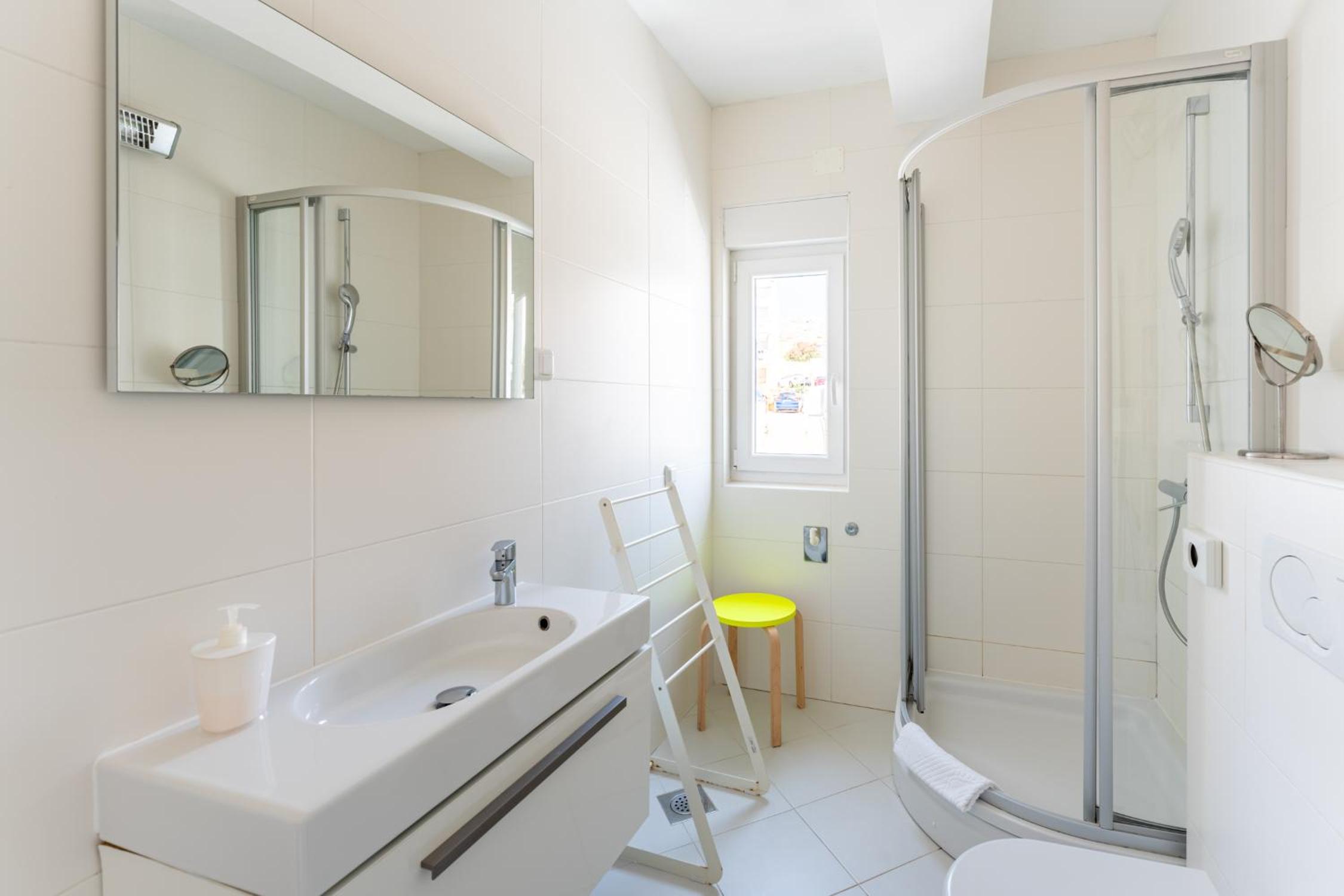 Three-Bedroom Apartment with Sea View photo 3
