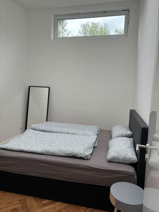 Three-Bedroom House photo 3