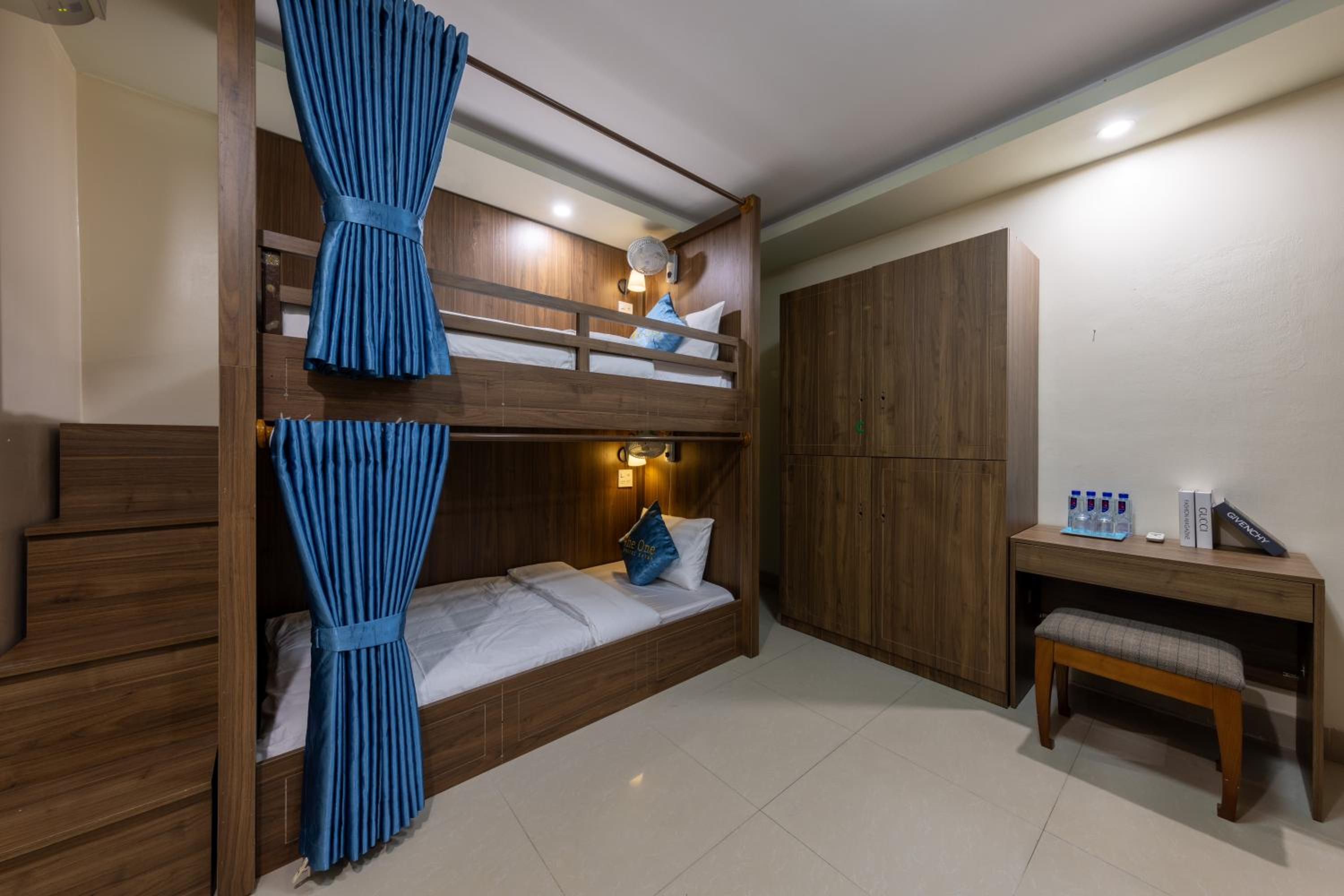 Bed in 4-Bed Female Dormitory Room photo 1