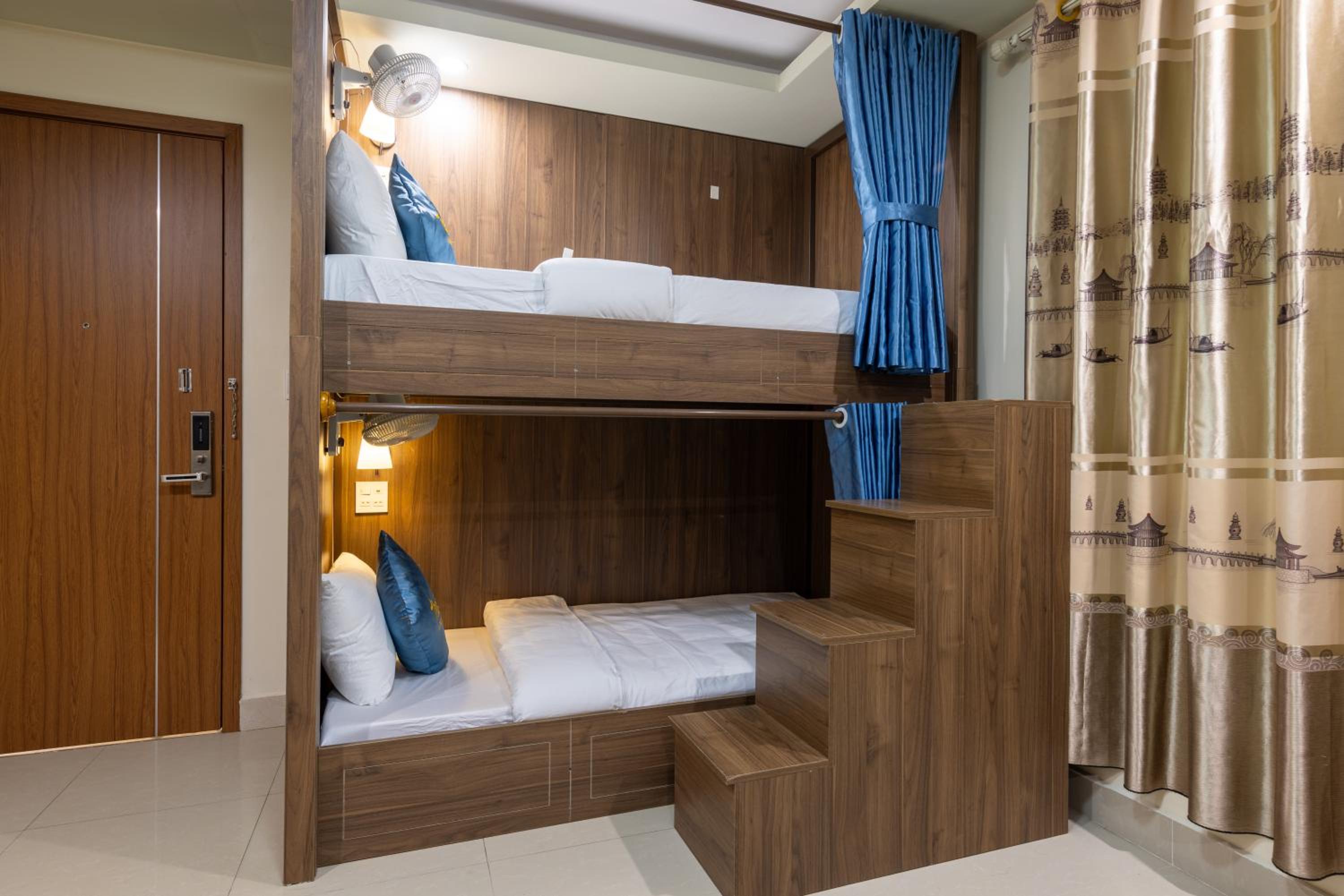 Bed in 4-Bed Mixed Dormitory Room photo 2