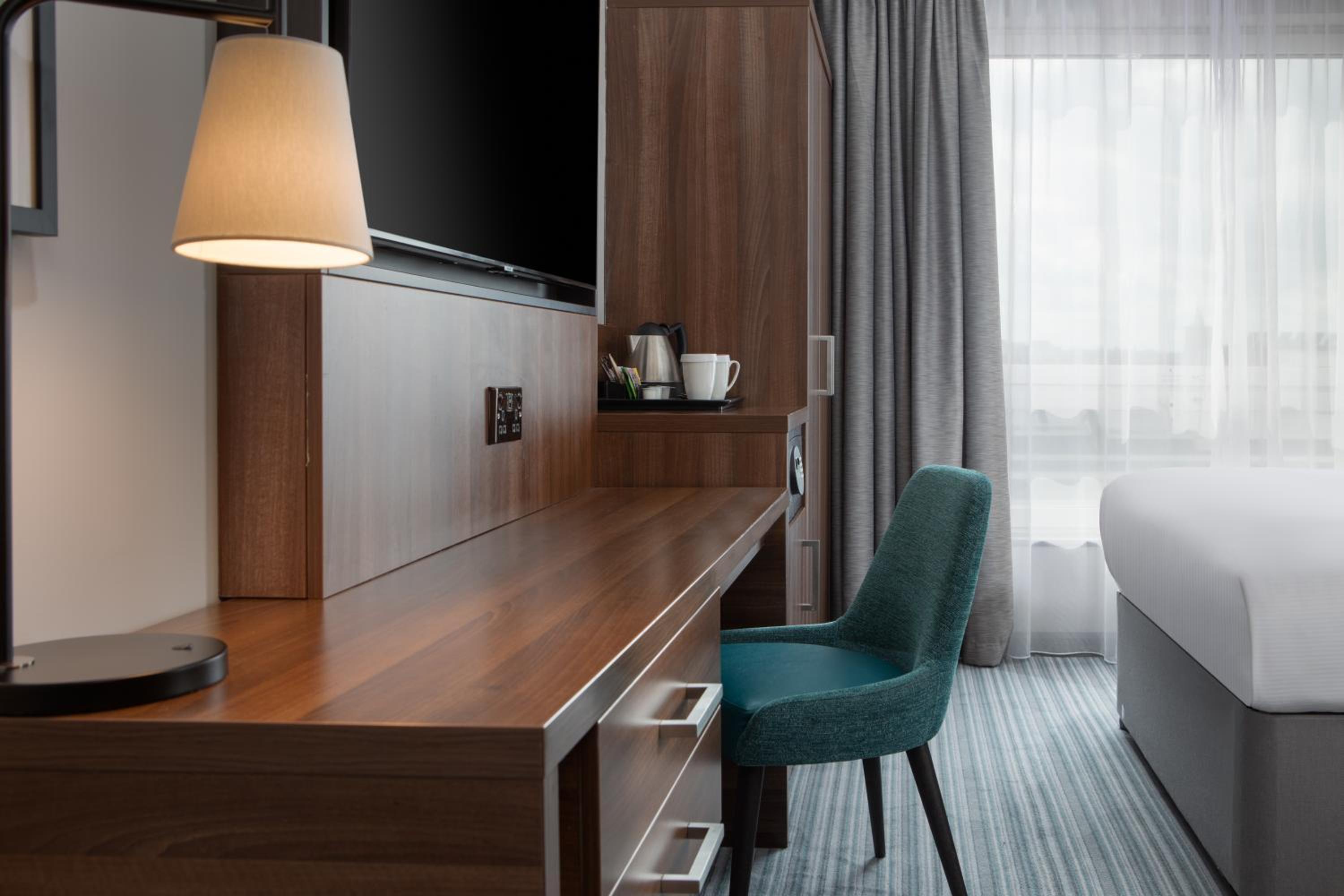 Queen Guest Room