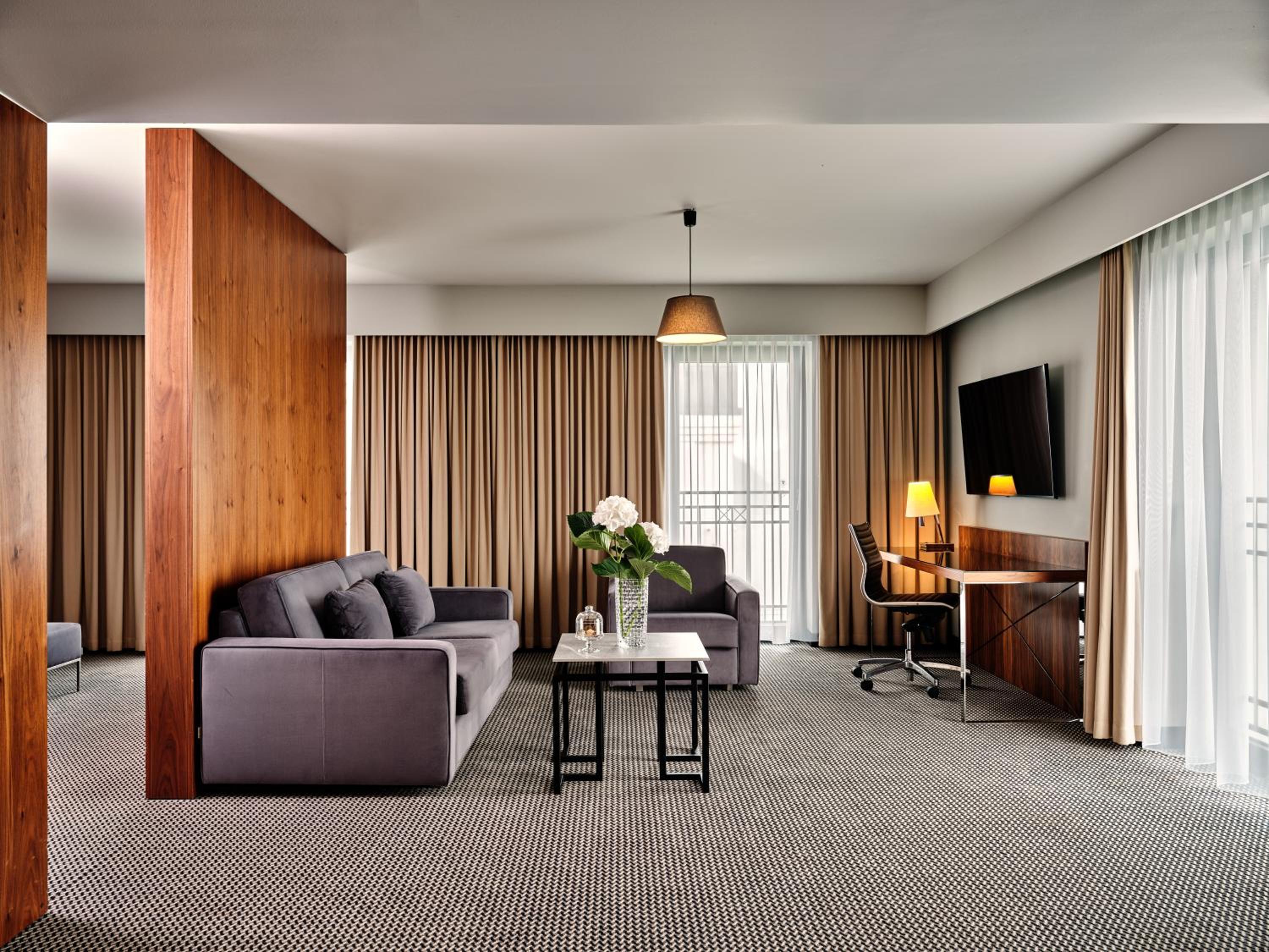 Suite with Lake View photo 2