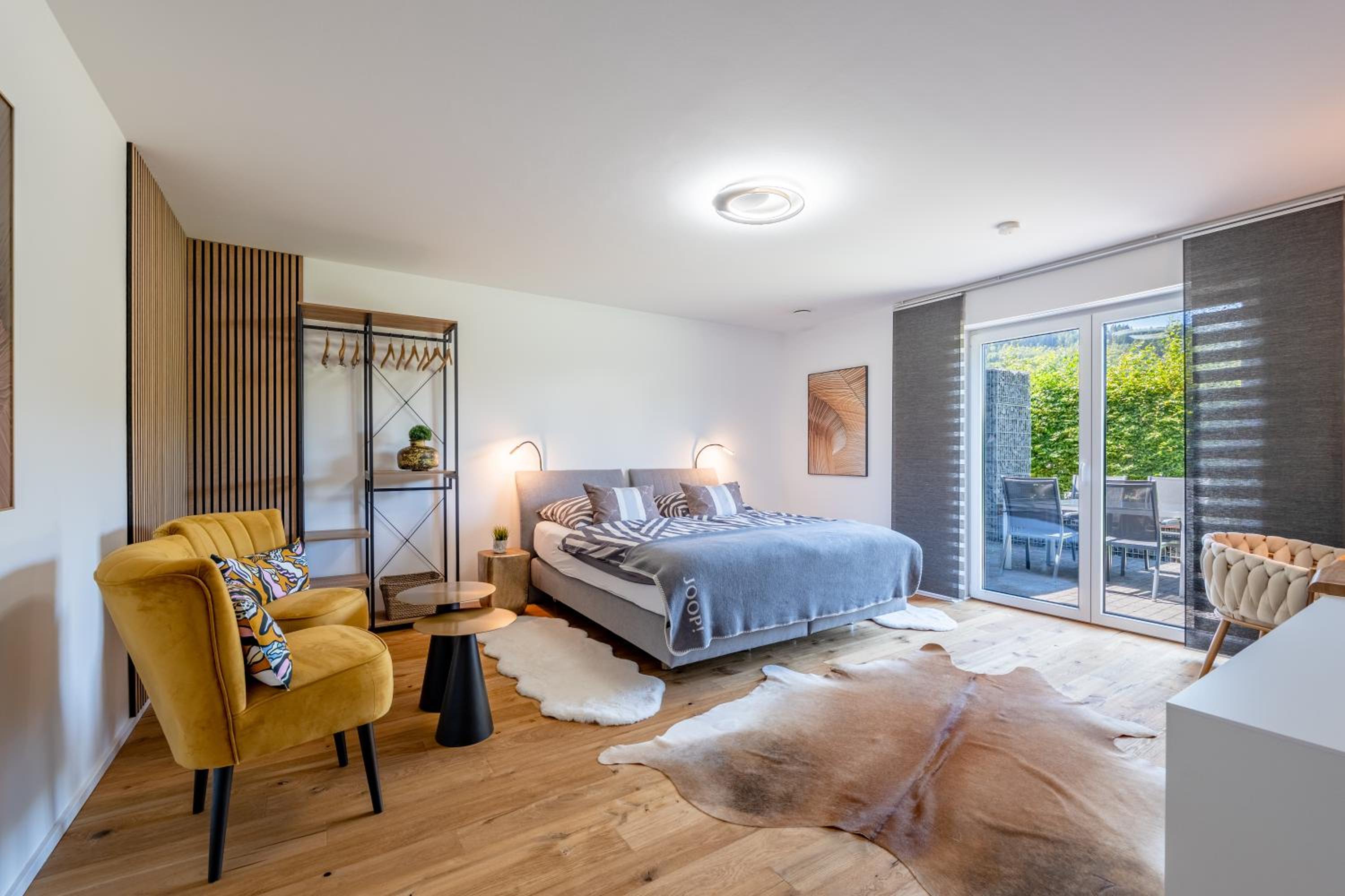 Deluxe Two-Bedroom Apartment with Garden View photo 1