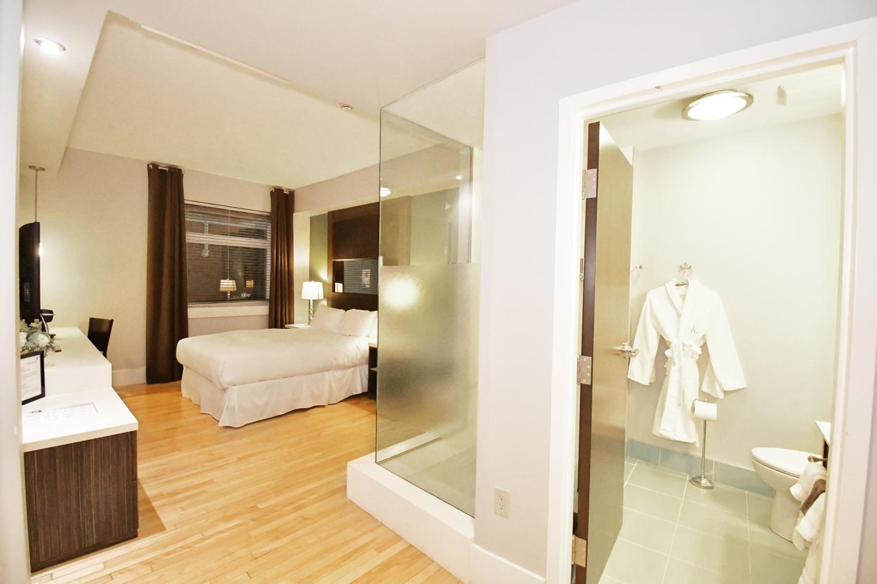 Queen Room