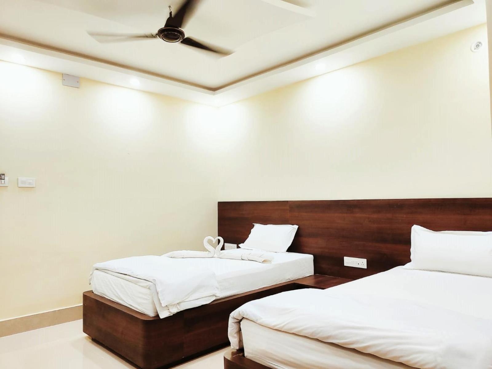 Standard Double Room With Fan photo 2