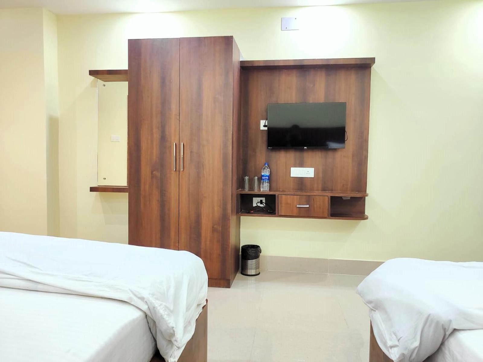 Standard Double Room With Fan photo 1