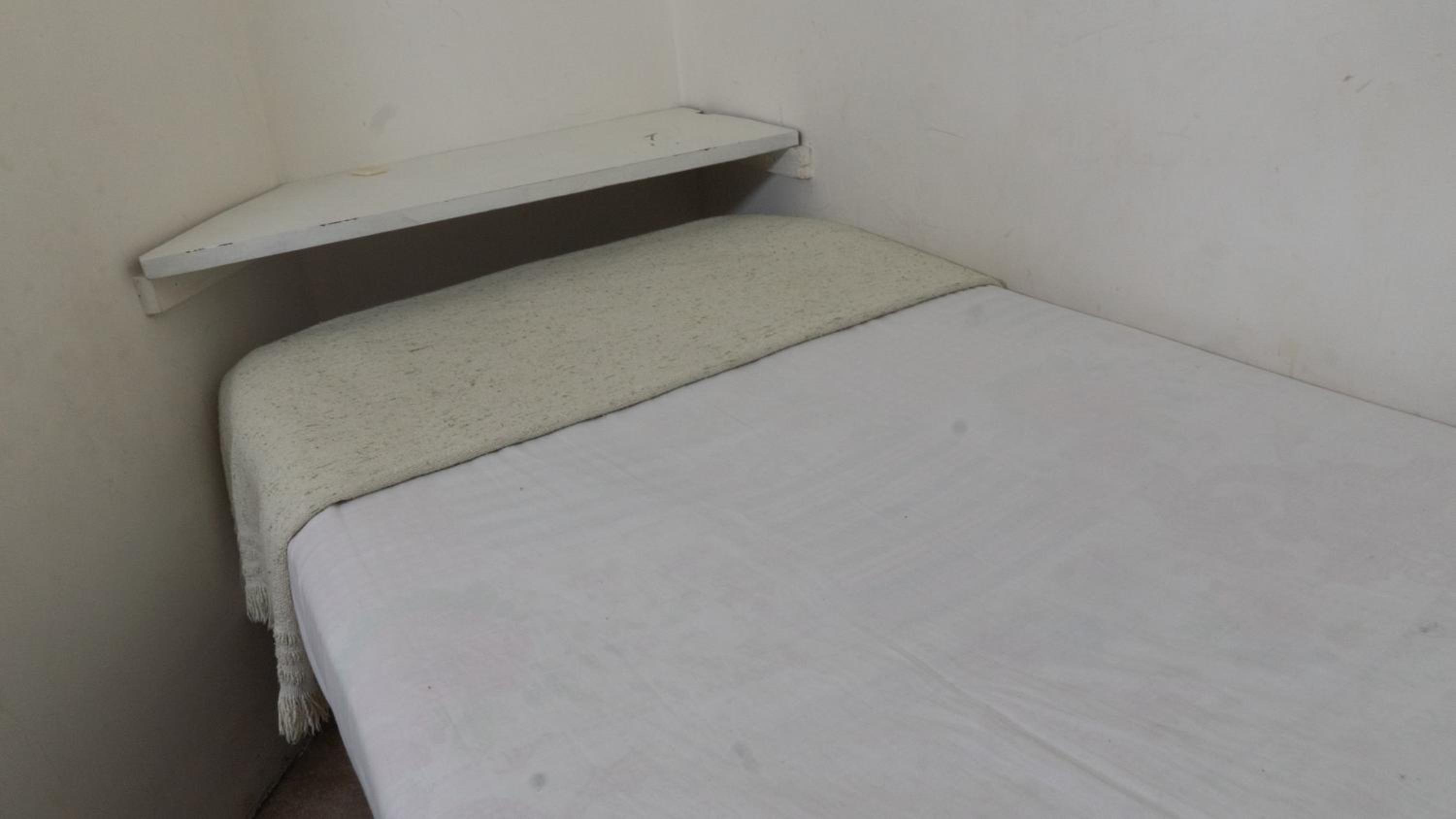 Standard Single Room with Shared Bathroom