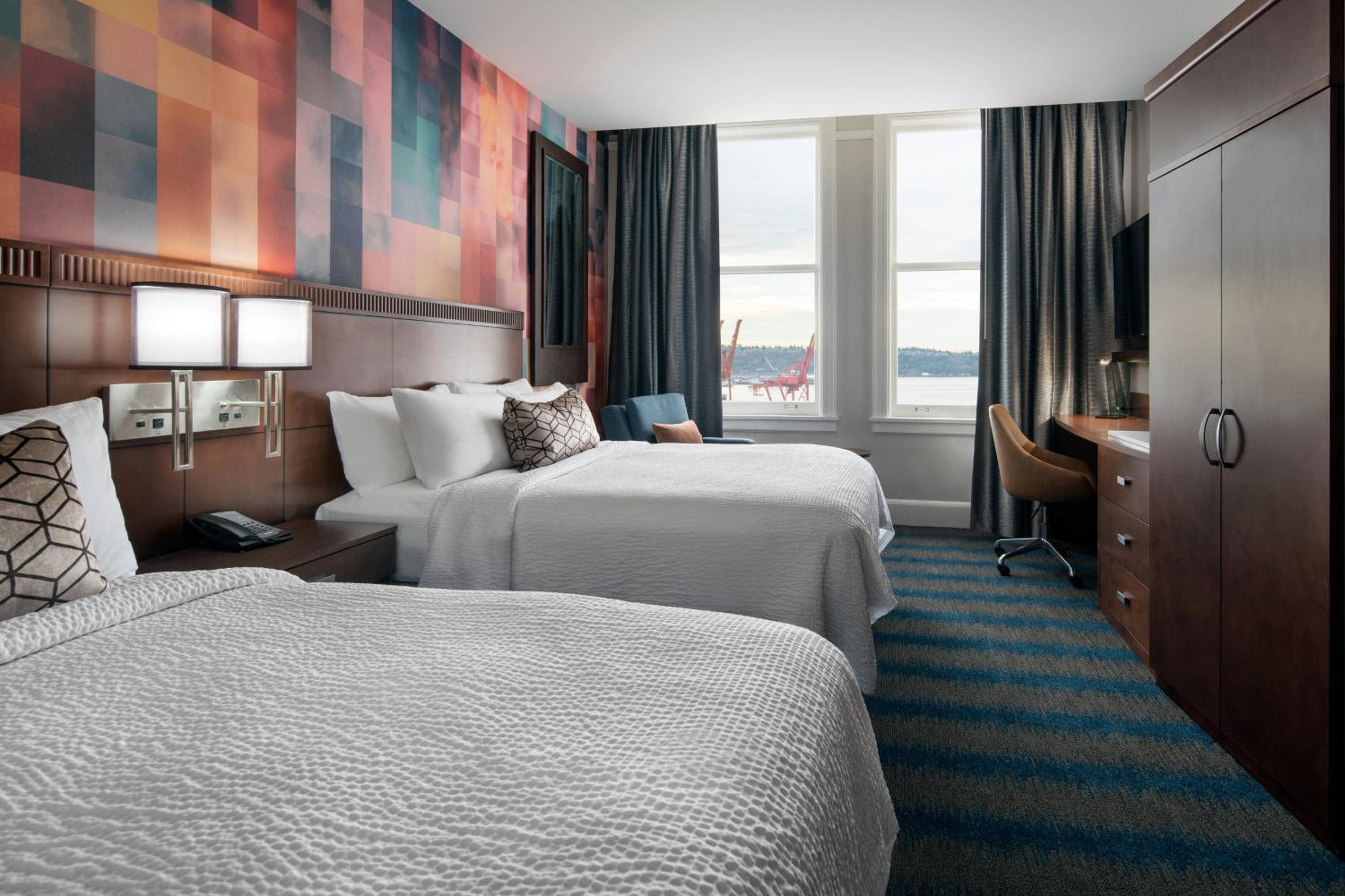 Queen Room with Two Queen Beds and Bay View  - Photo 5