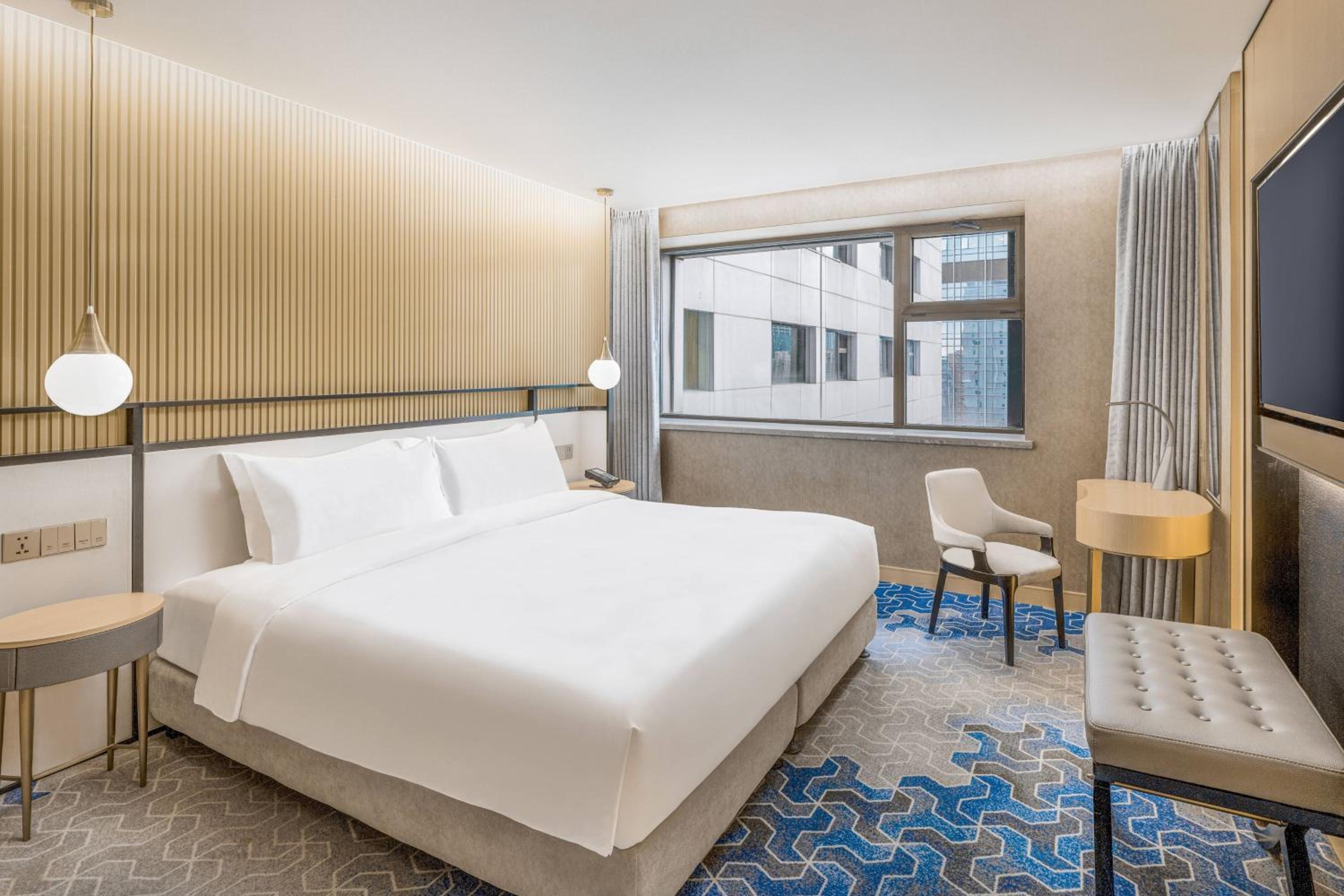 Junior King Suite