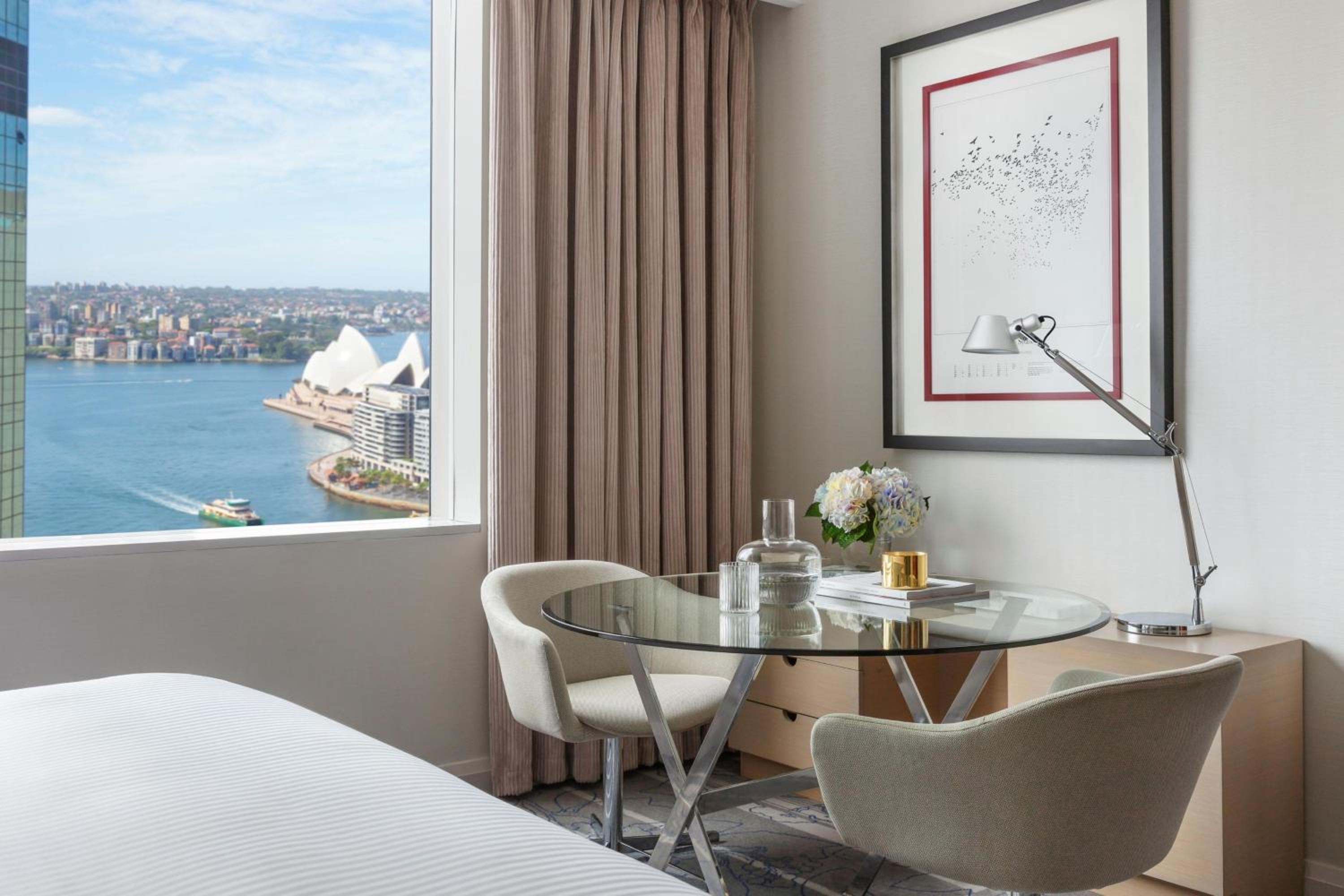 Guest room, 1 King Bed with Opera House View thumbnail 5