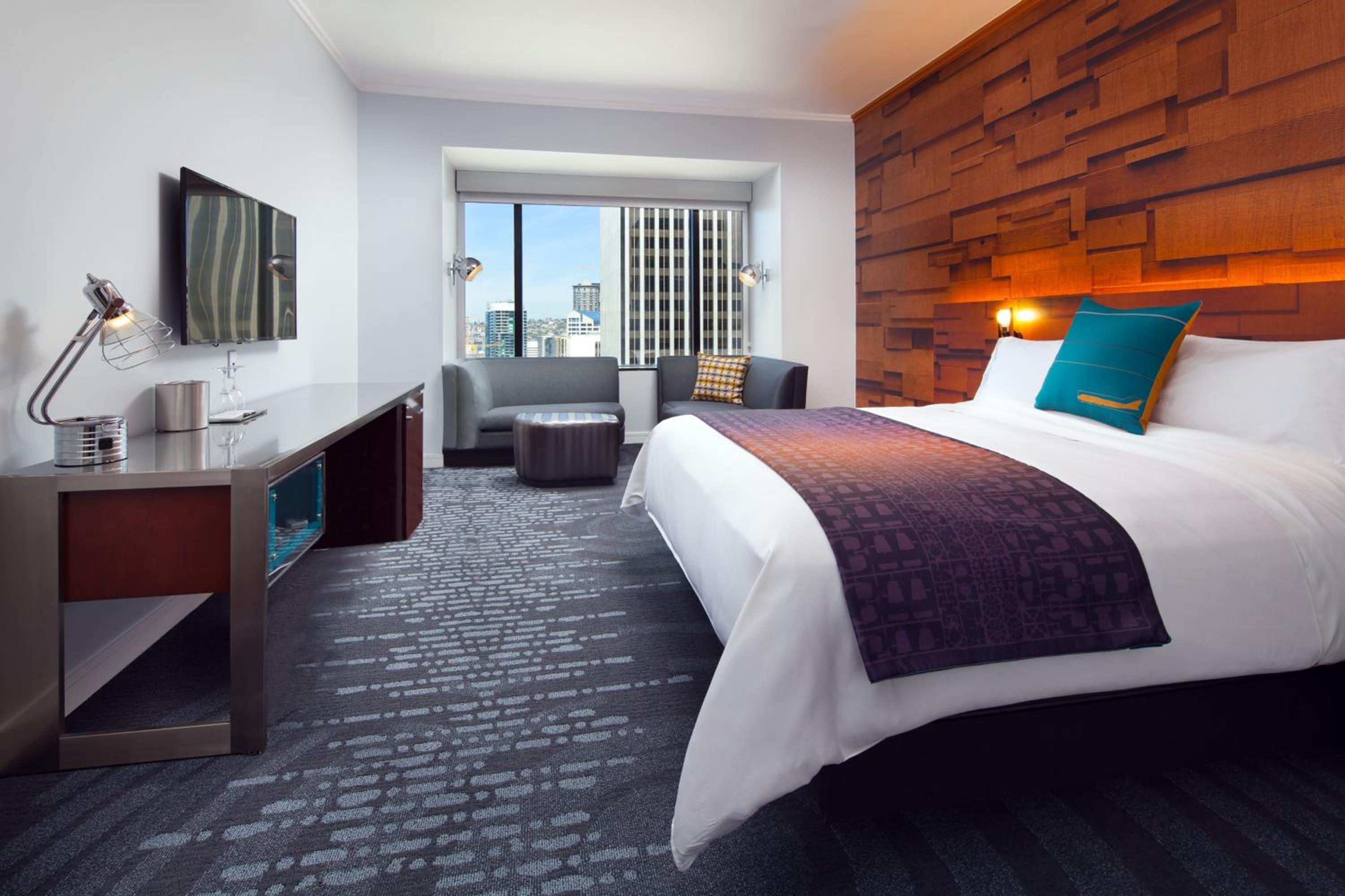 Cozy, Guest room, 1 King, No view, Low floor - Photo 6