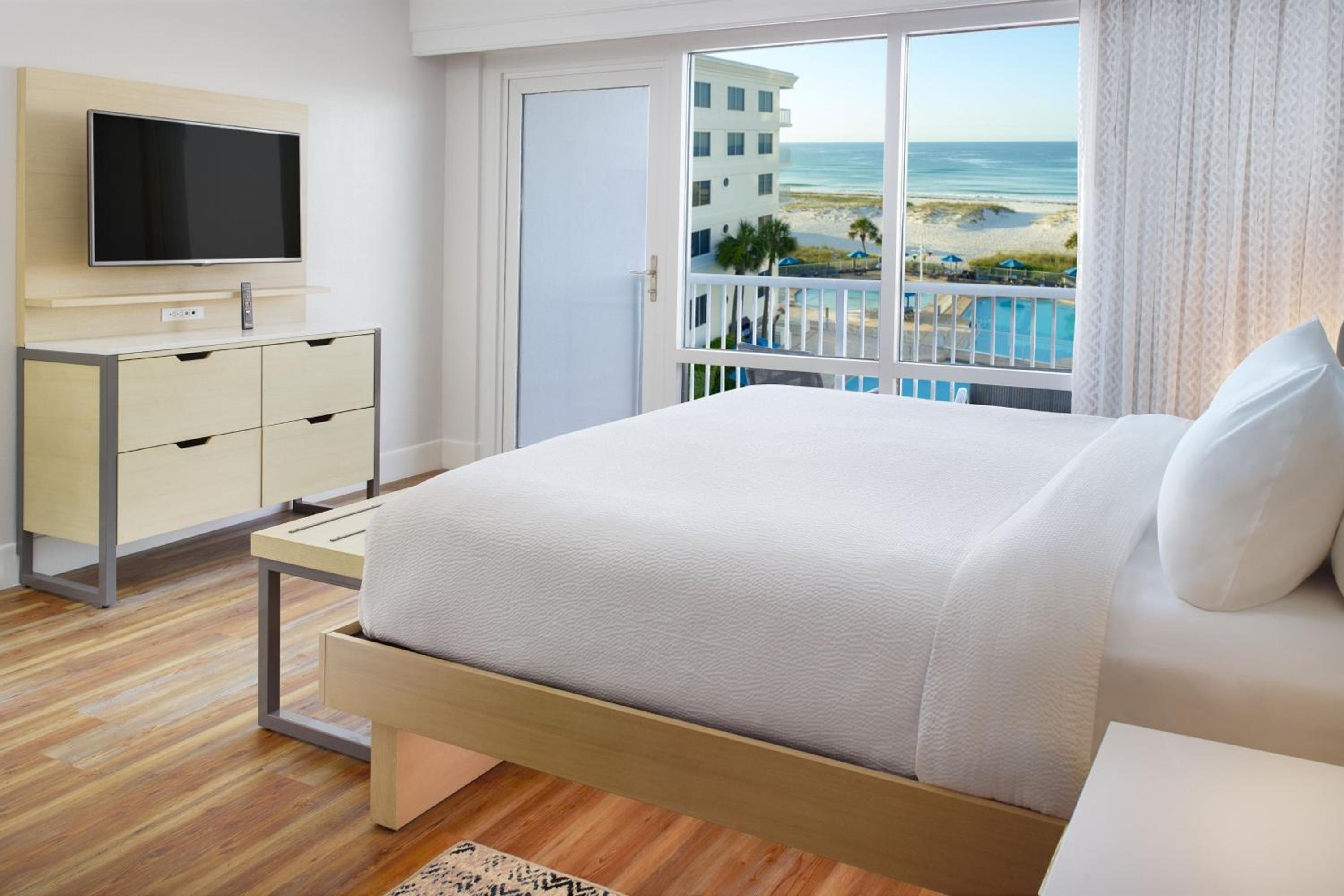 King Studio with Balcony - Gulf View - Photo 5