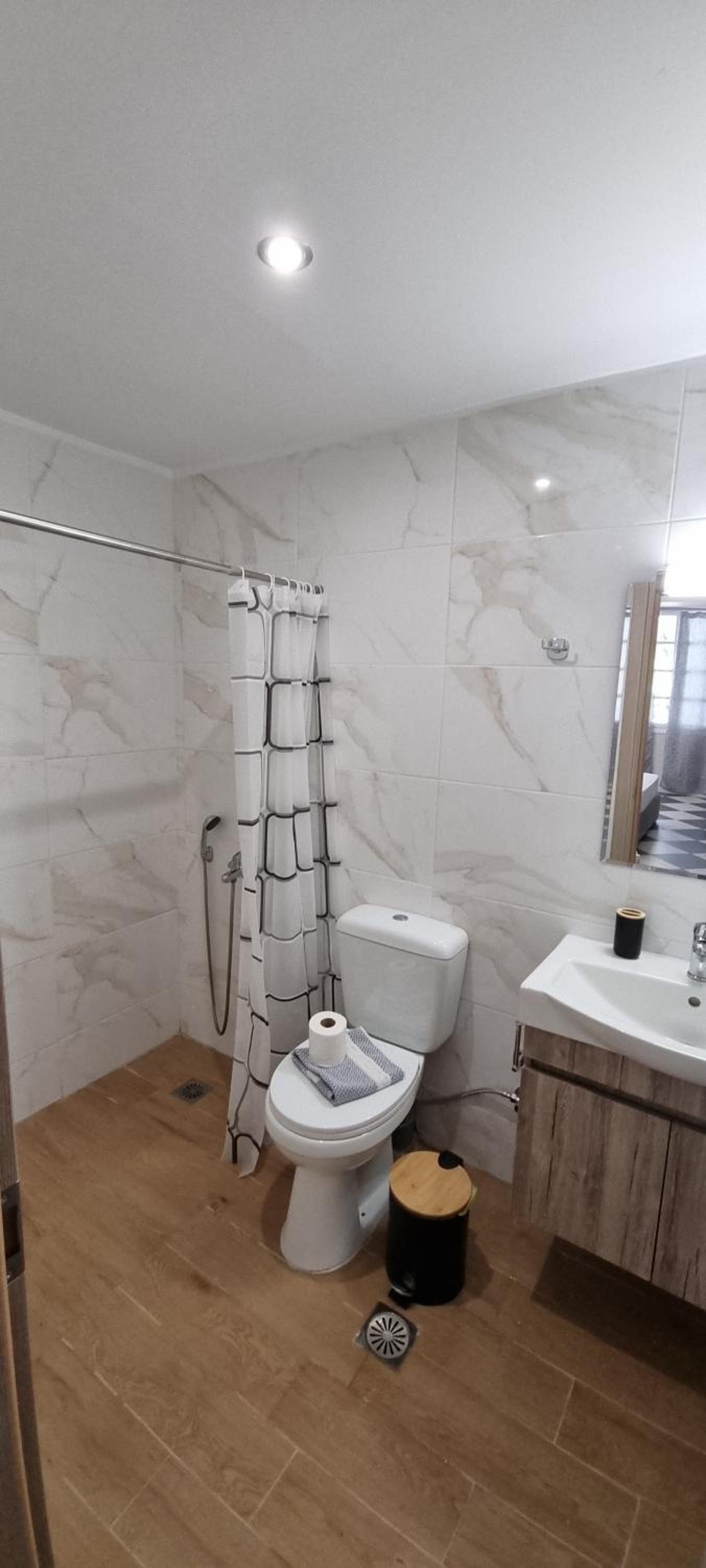 Studio Apartment with Balcony photo 2