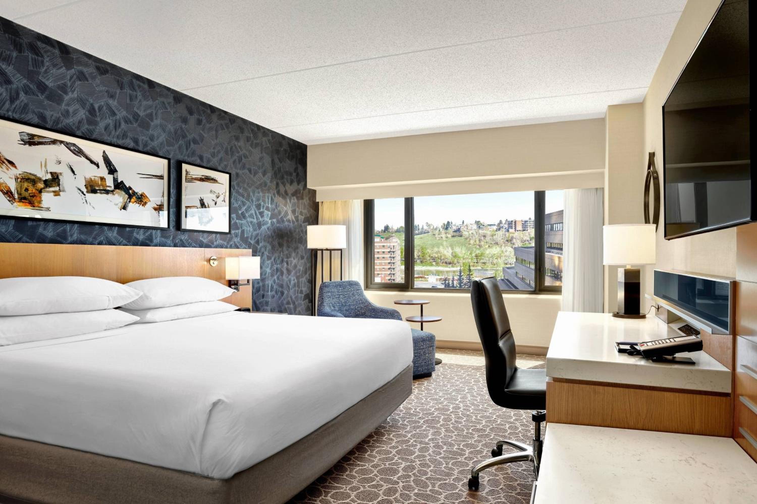 Deluxe King Room - Photo 1